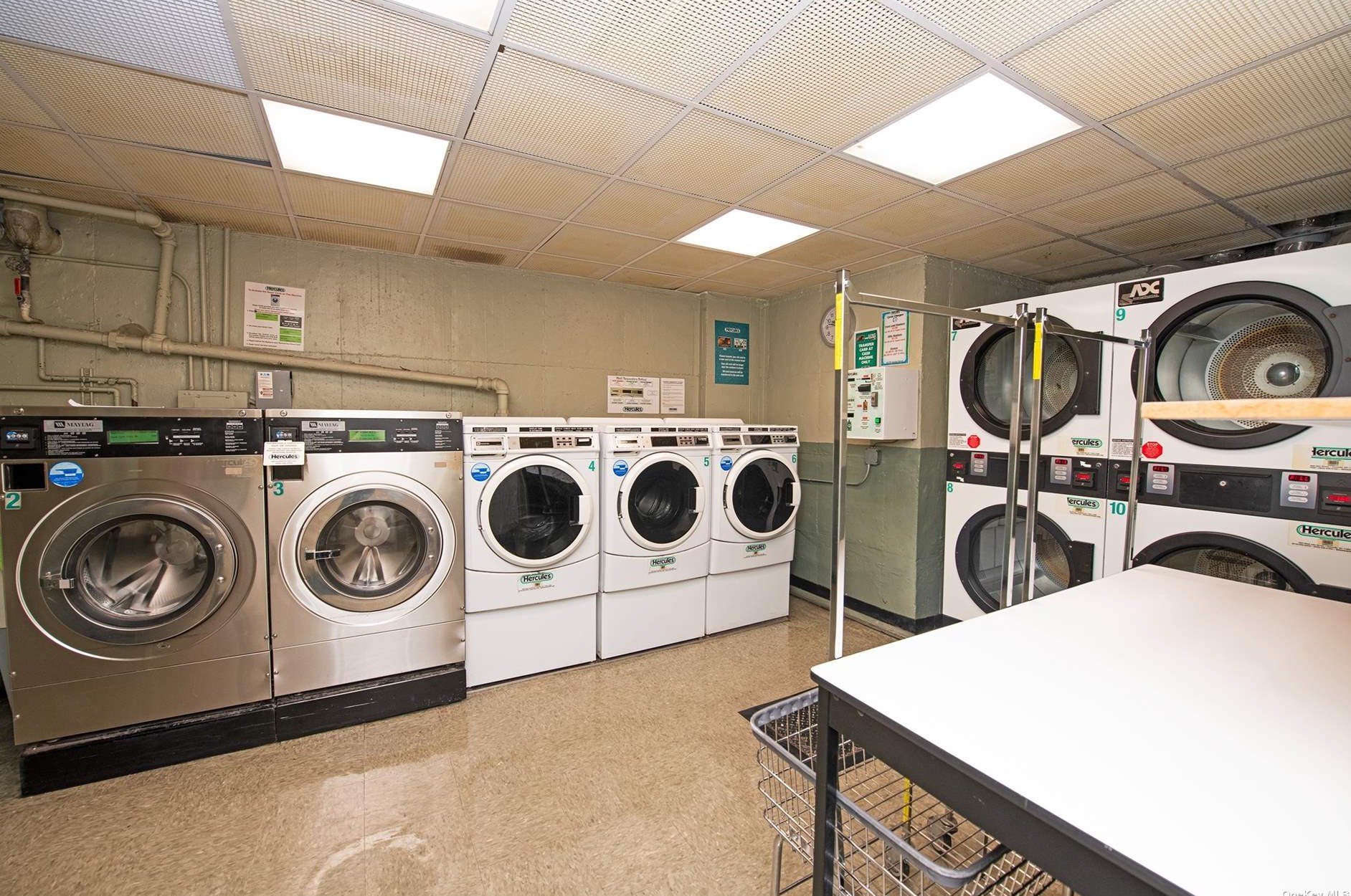 6395 Austin St, Flushing NY  11374-3051 exterior