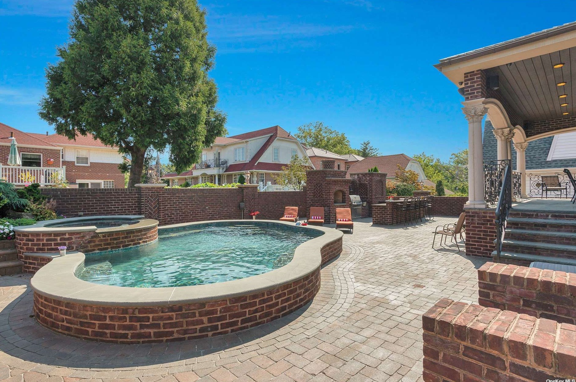 32 Boulevard, Flushing NY 11357-1003 exterior