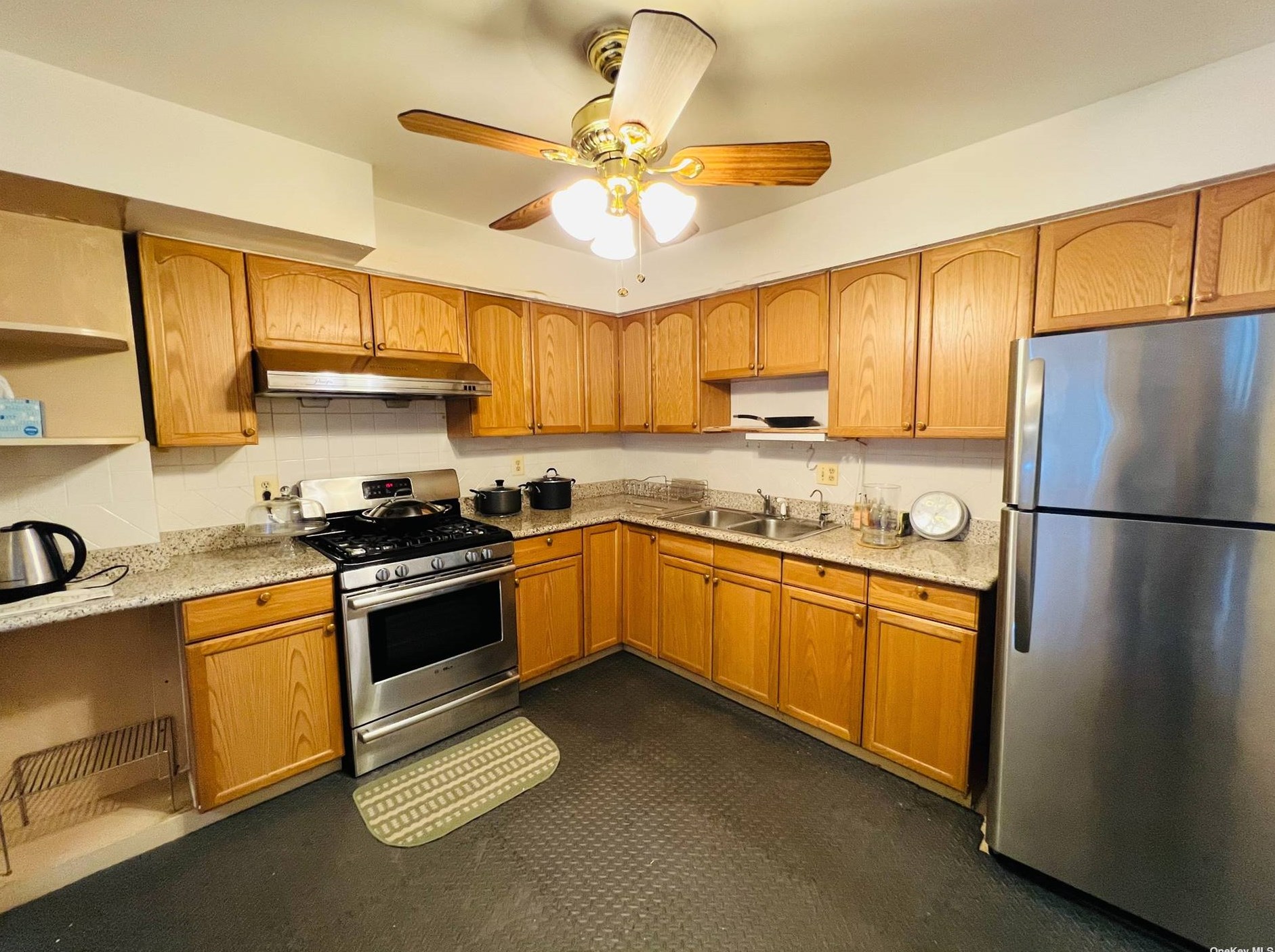 82-44 Pettit Ave, Flushing NY exterior