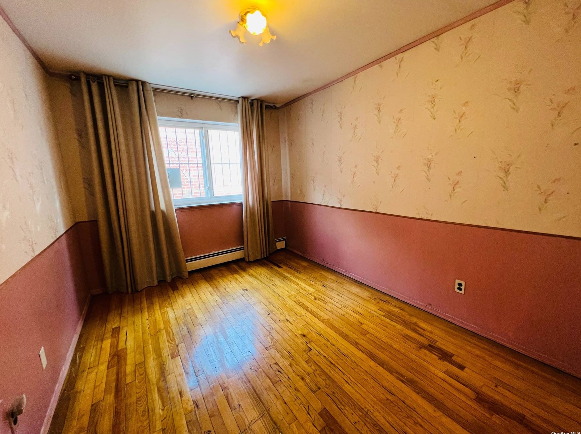 82-44 Pettit Ave, Flushing NY exterior