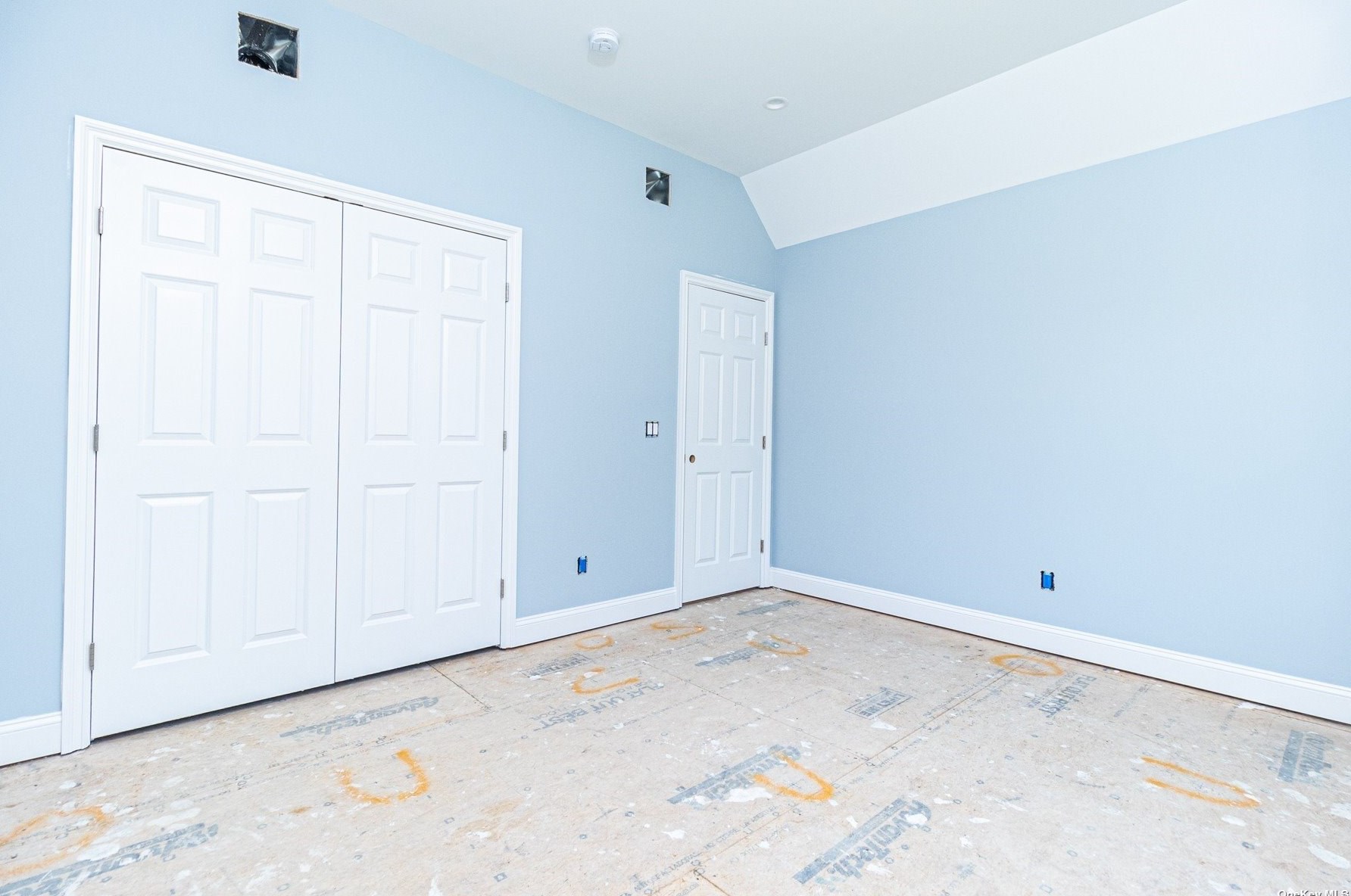 682 Portion Rd, Hauppauge NY 11779-2376 exterior