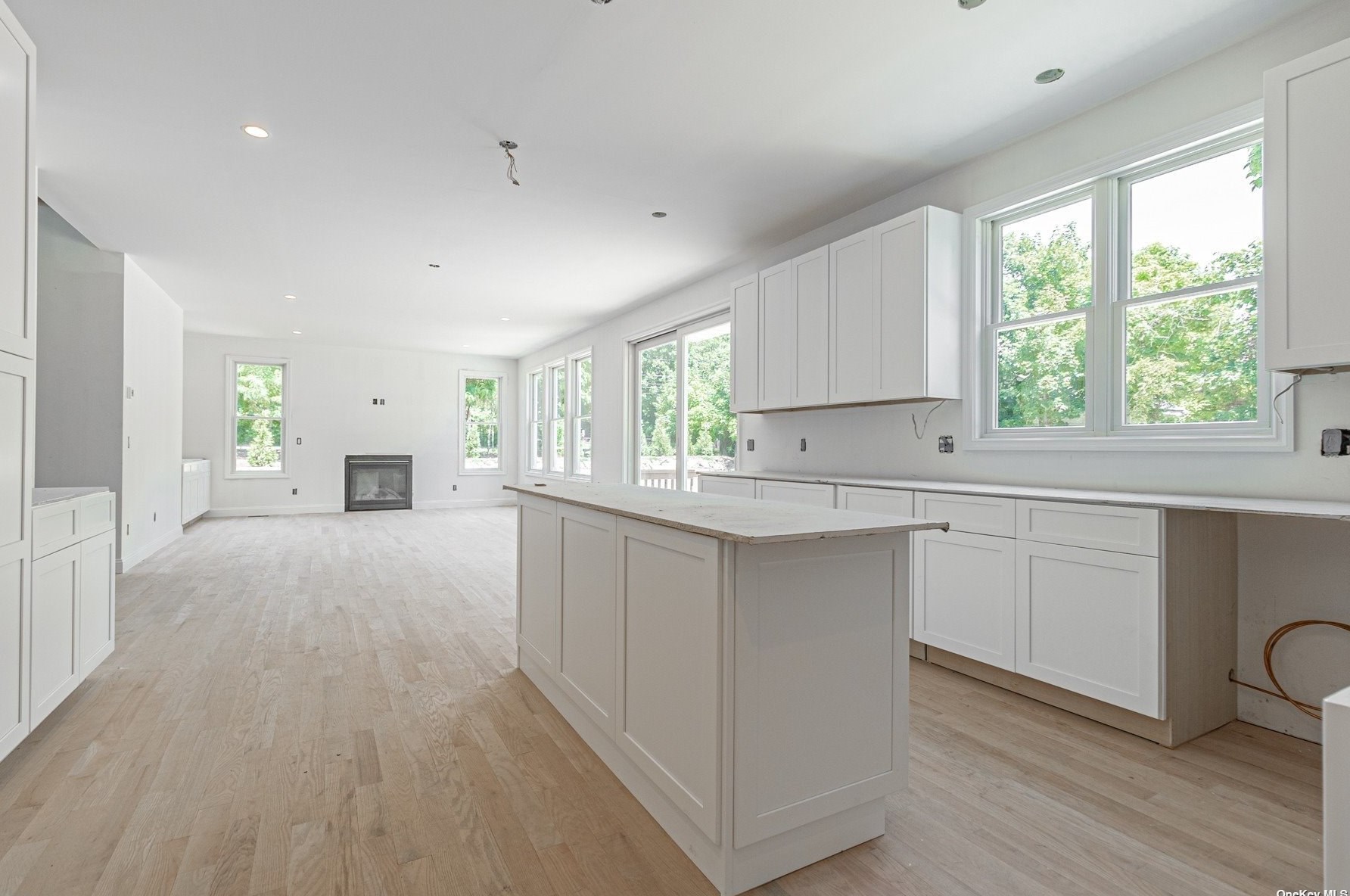 682 Portion Rd, Hauppauge NY 11779-2376 exterior