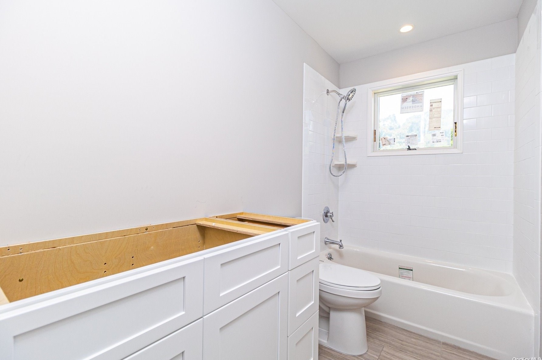 682 Portion Rd, Hauppauge NY 11779-2376 exterior