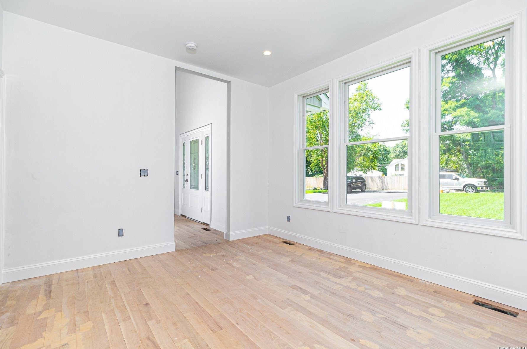 682 Portion Rd, Hauppauge NY 11779-2376 exterior