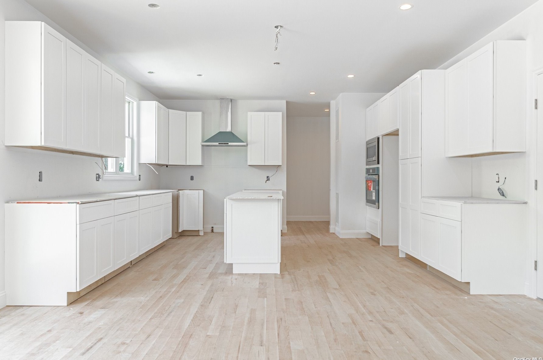 682 Portion Rd, Hauppauge NY 11779-2376 exterior