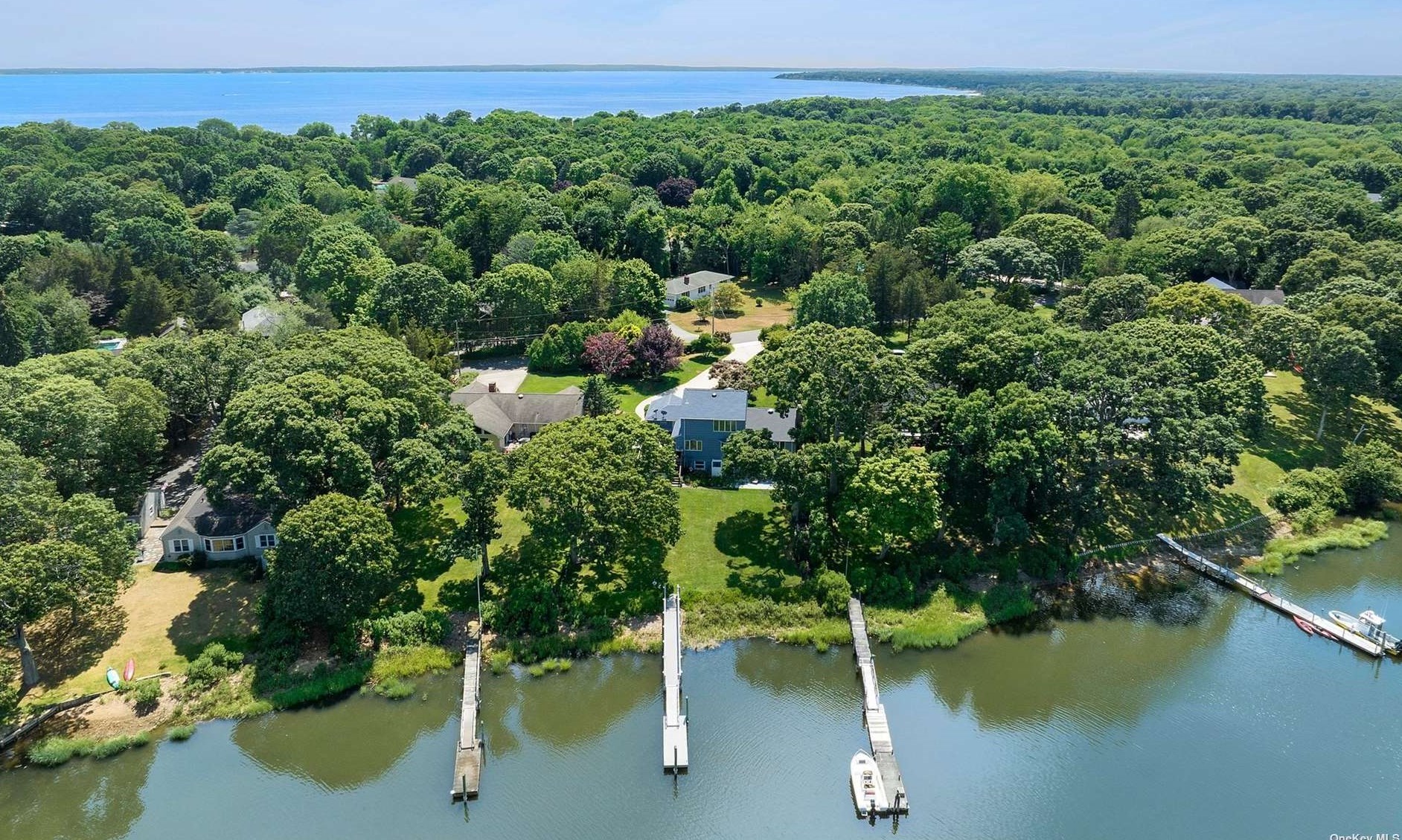 505 Bungalow Ln, Mattituck NY  11952-2209 exterior