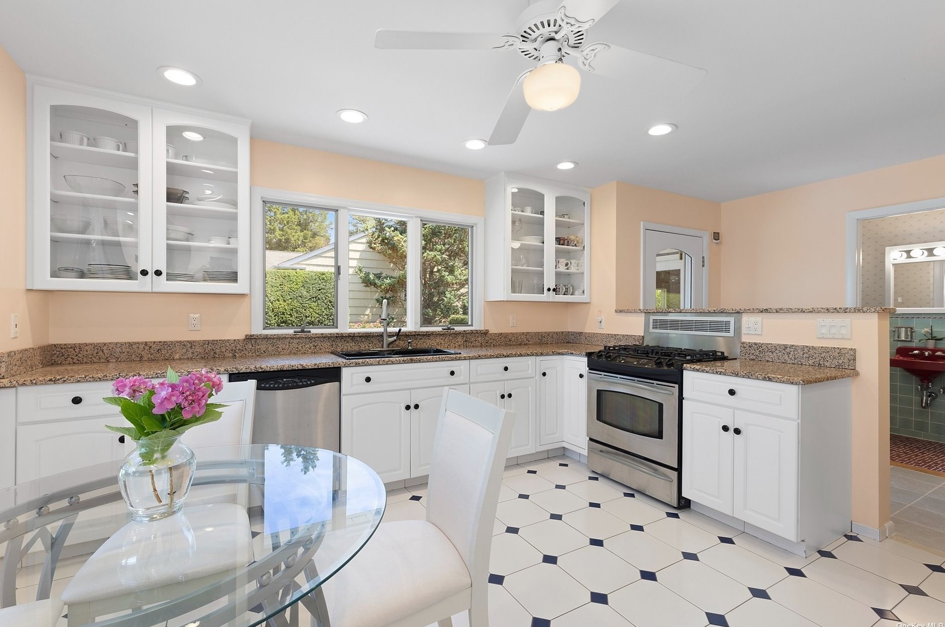 505 Bungalow Ln, Mattituck NY  11952-2209 exterior