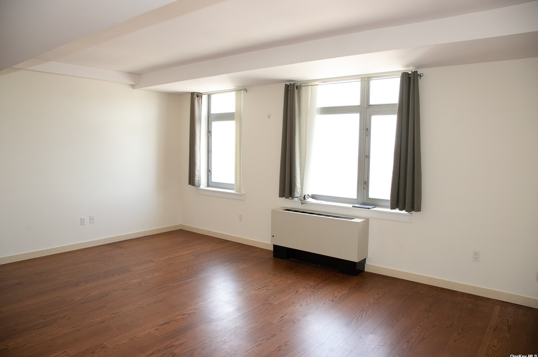 4026 College Point Blvd, Flushing NY 11354-5100 exterior