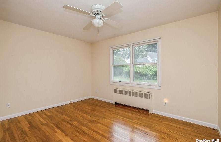 41 Lndg Rd, Hunt NY 11743-1817 exterior