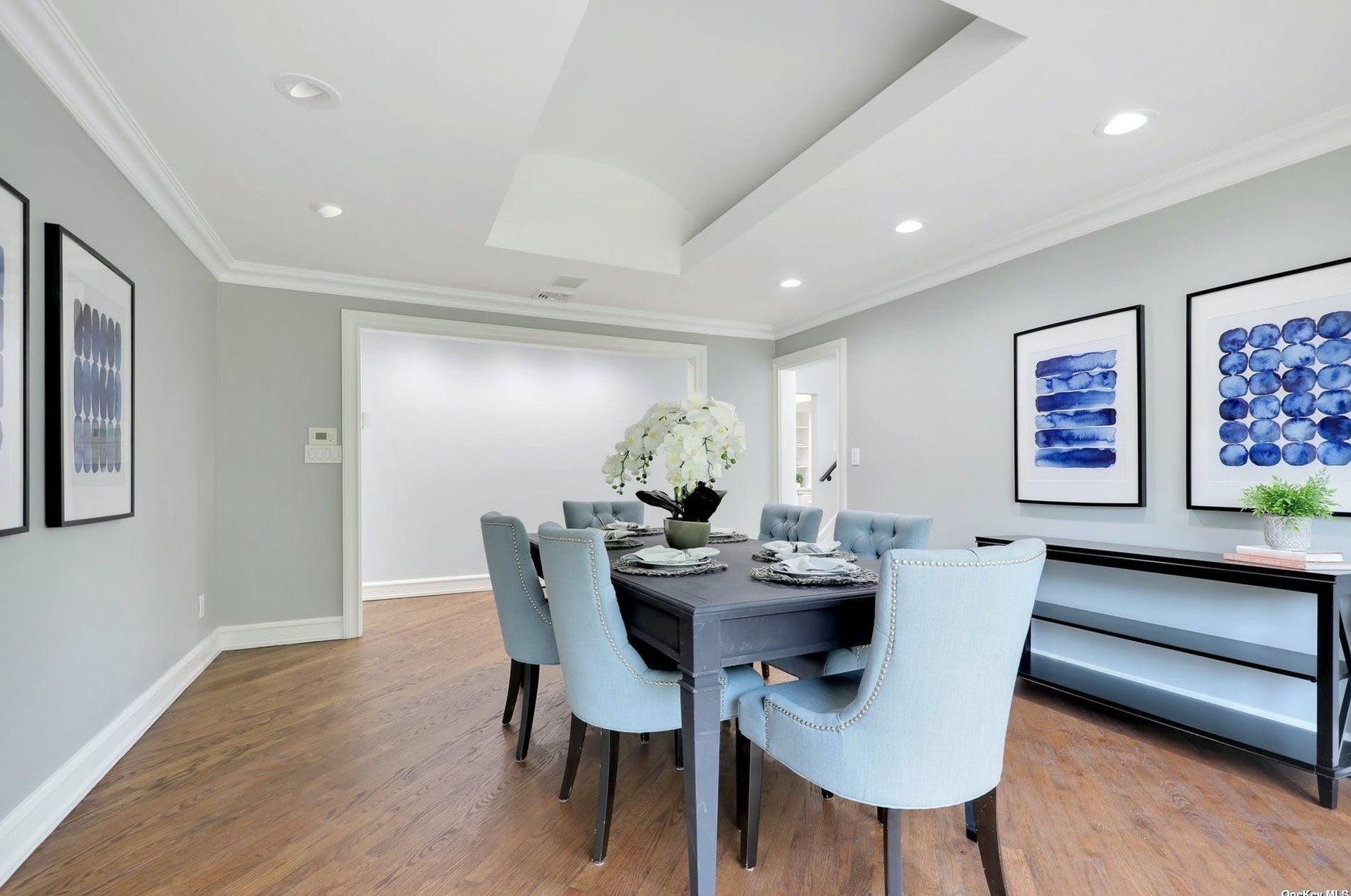 24 Flamingo Rd, East Hills NY  11576-2620 exterior