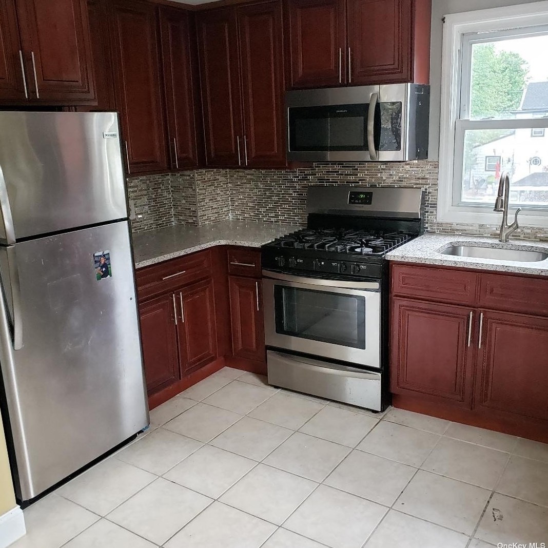 267 Denton Ave, Lynbrook NY  11563-2109 exterior