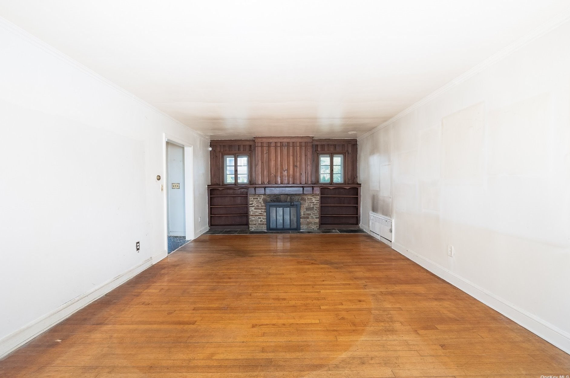 241 Burtis Ave, Rockville Centre NY  11570-2406 exterior