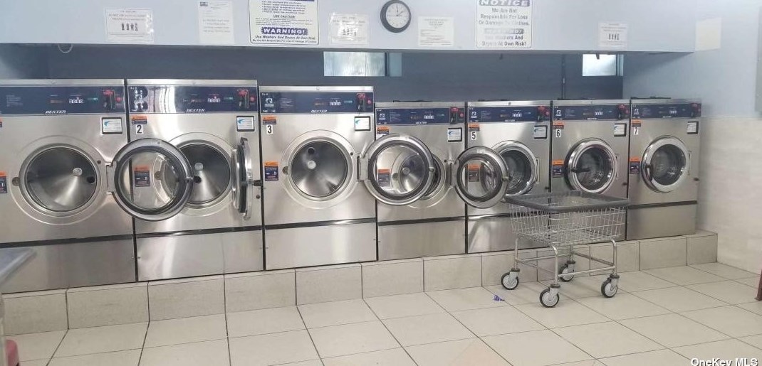 69-75 Park Dr, Flushing NY  11367-2341 exterior