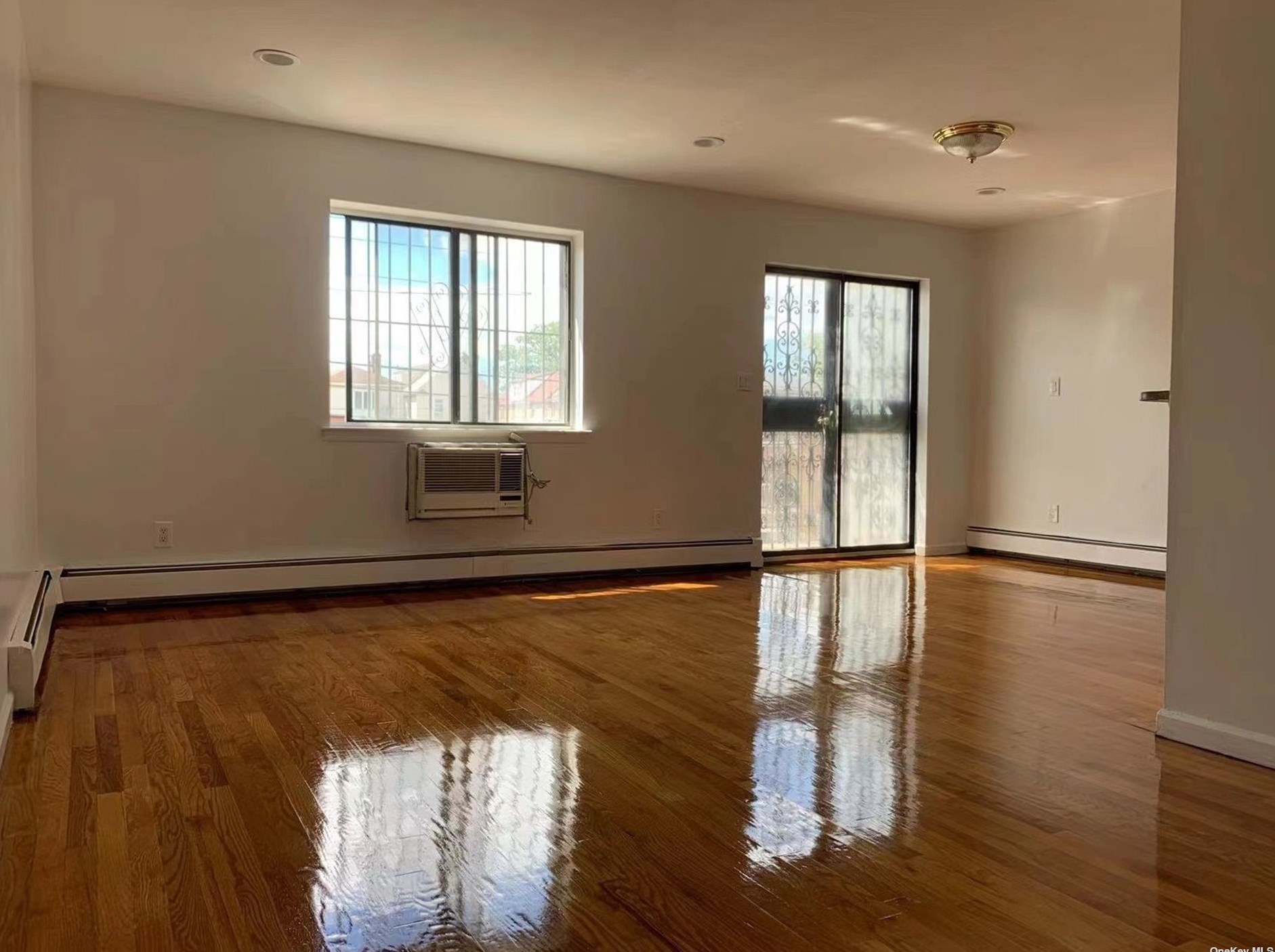 134-21 58th St, Flushing NY  11377-1219 exterior