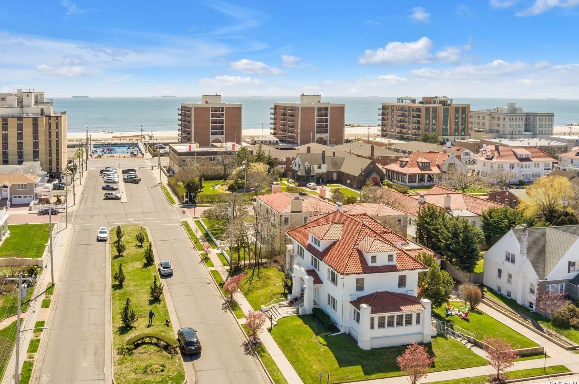 169 Magnolia Blvd, East Atlantic Beach NY  11561-3320 exterior