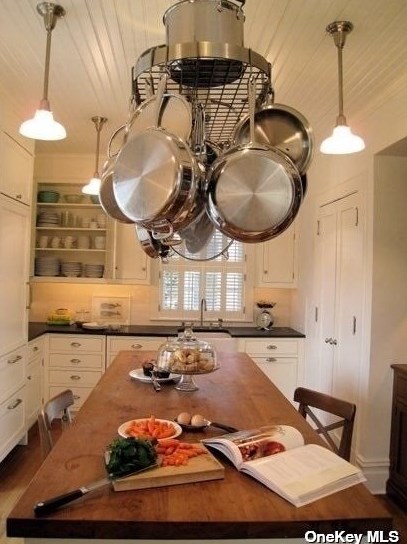 169 Magnolia Blvd, East Atlantic Beach NY  11561-3320 exterior