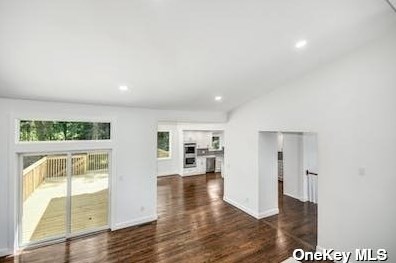 5 Evans Ln, Strongs Neck NY  exterior