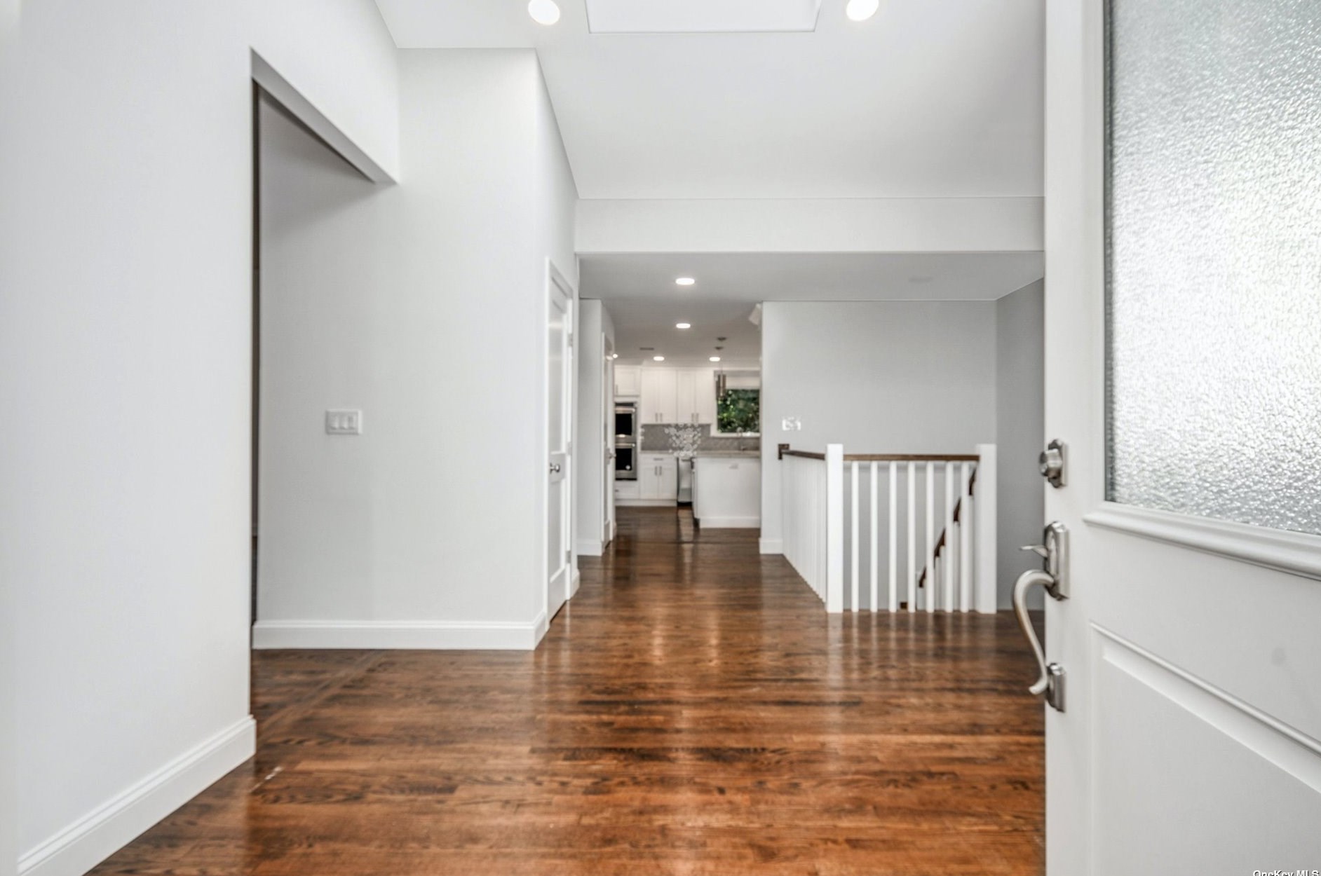 5 Evans Ln, Strongs Neck NY  exterior