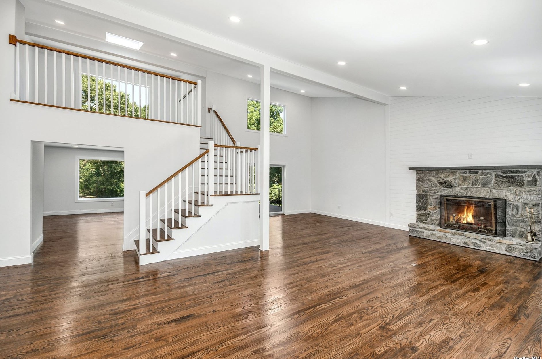 5 Evans Ln, Strongs Neck NY  exterior