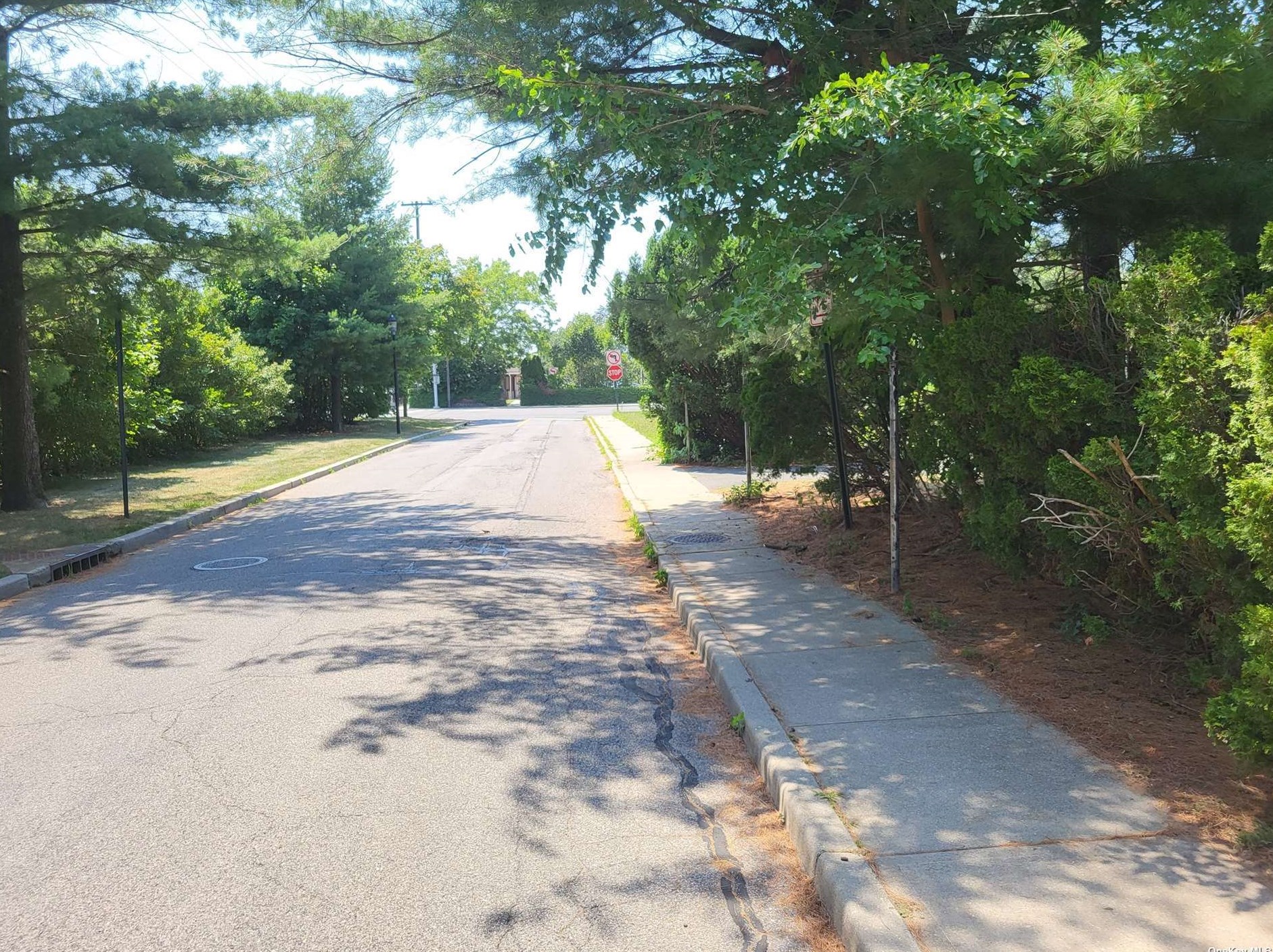 74 Kilburn Rd, Garden City NY  11530-2613 exterior
