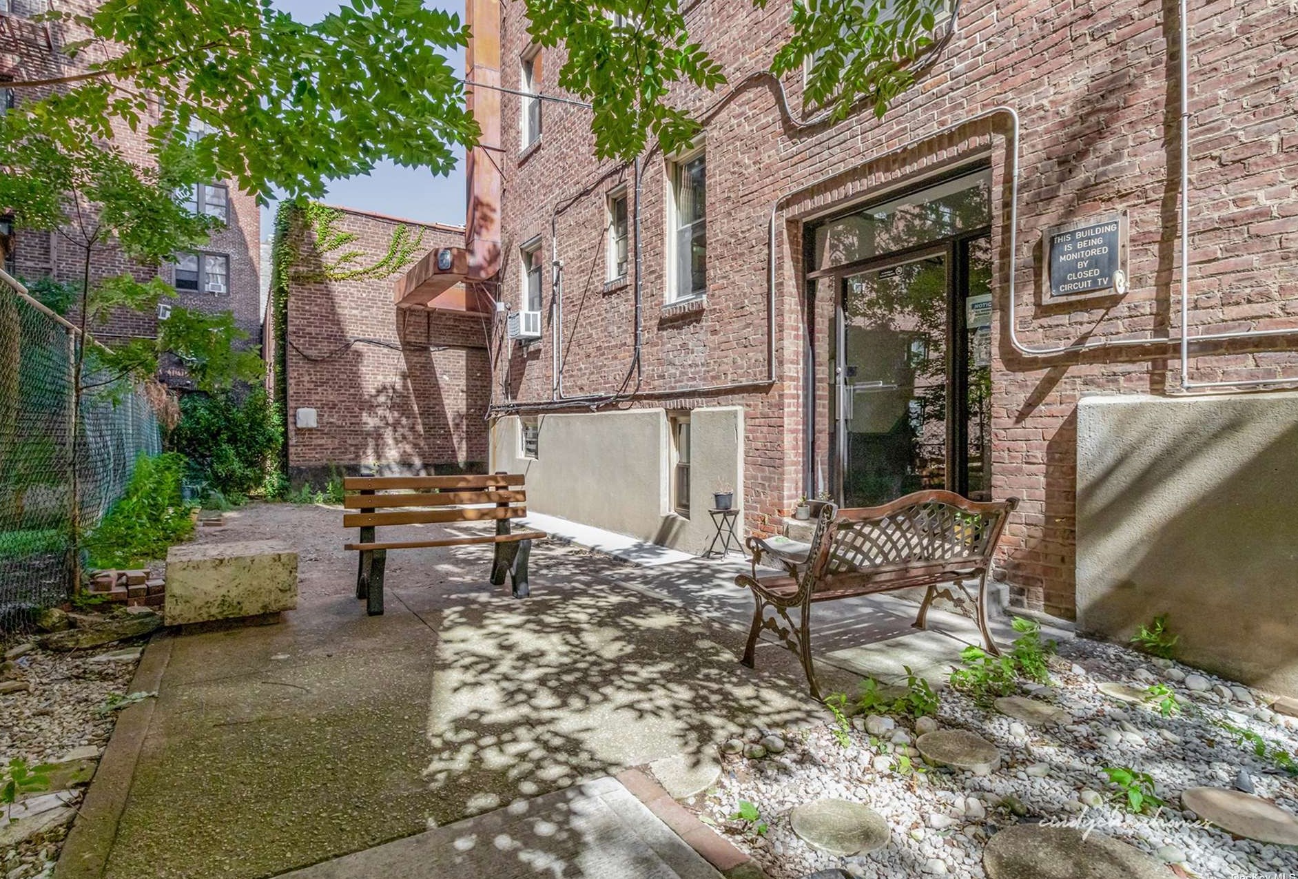 110-31 73rd Rd, Flushing NY  11375-6346 exterior