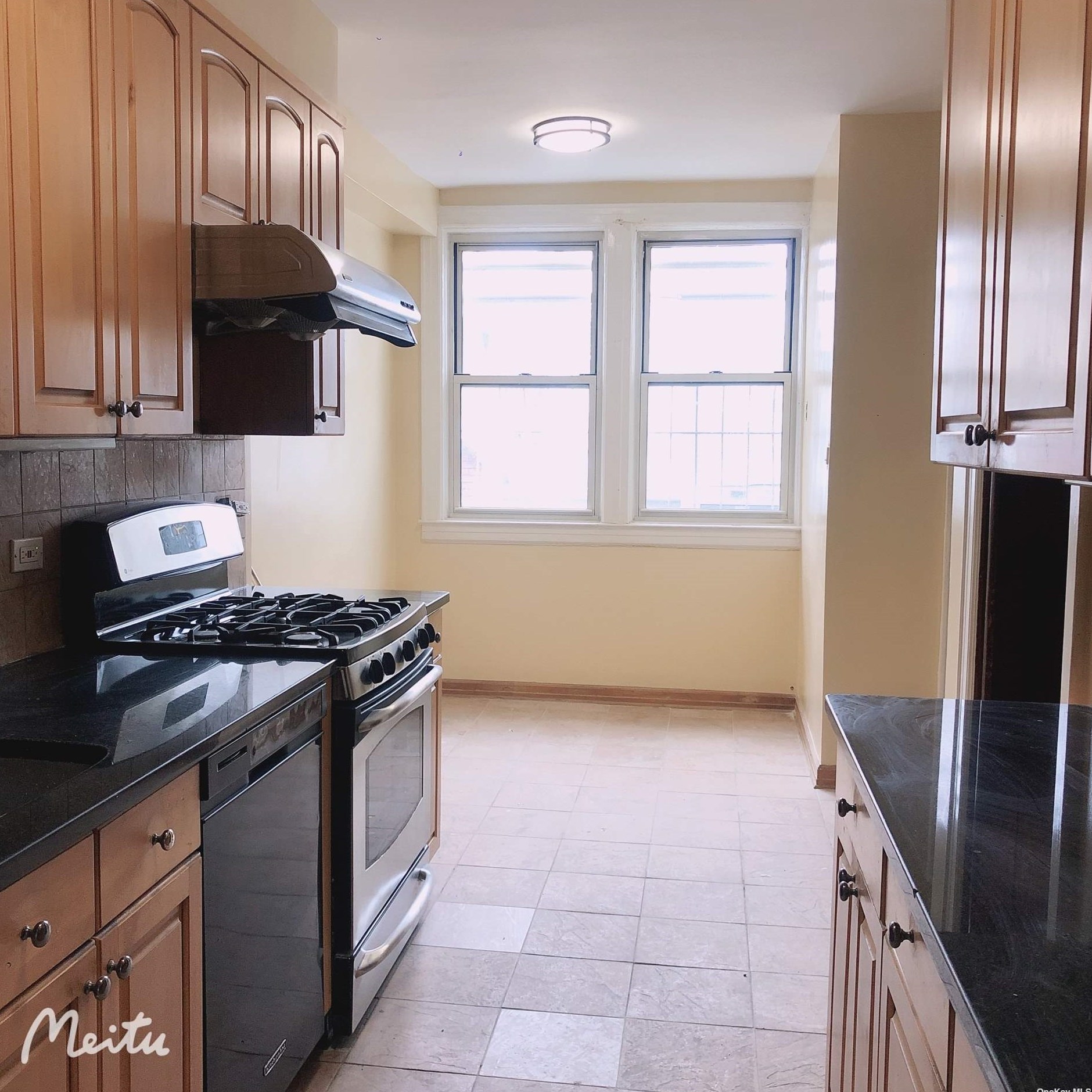 149-49 16th Rd, Flushing NY  11357-2512 exterior