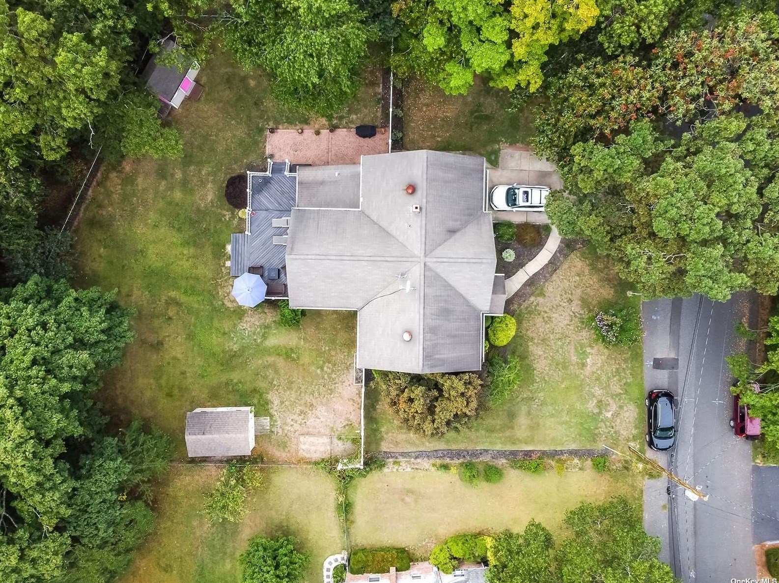 12 Oxbow Rd, Canaan Lake NY  11772-2230 exterior