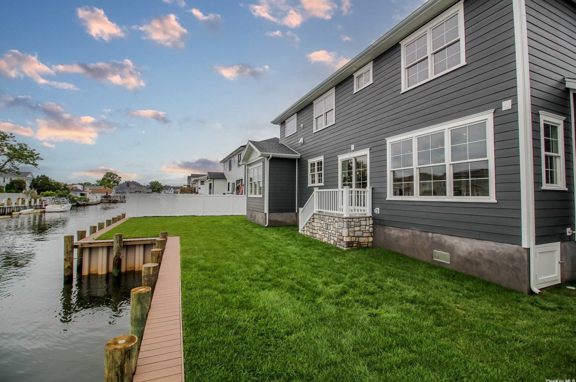 52 Beach Rd, East Massapequa NY  11758-6613 exterior