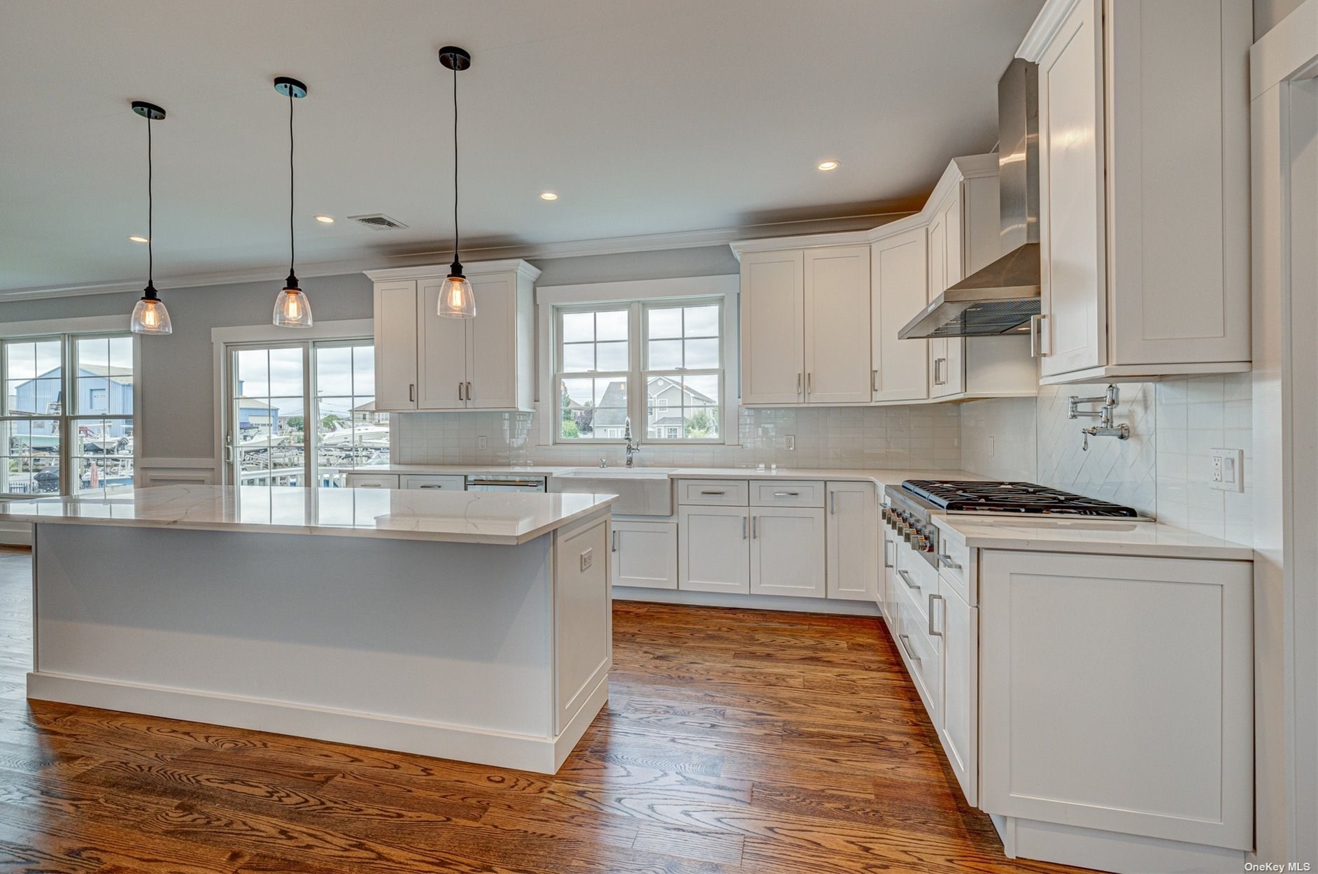 52 Beach Rd, East Massapequa NY  11758-6613 exterior