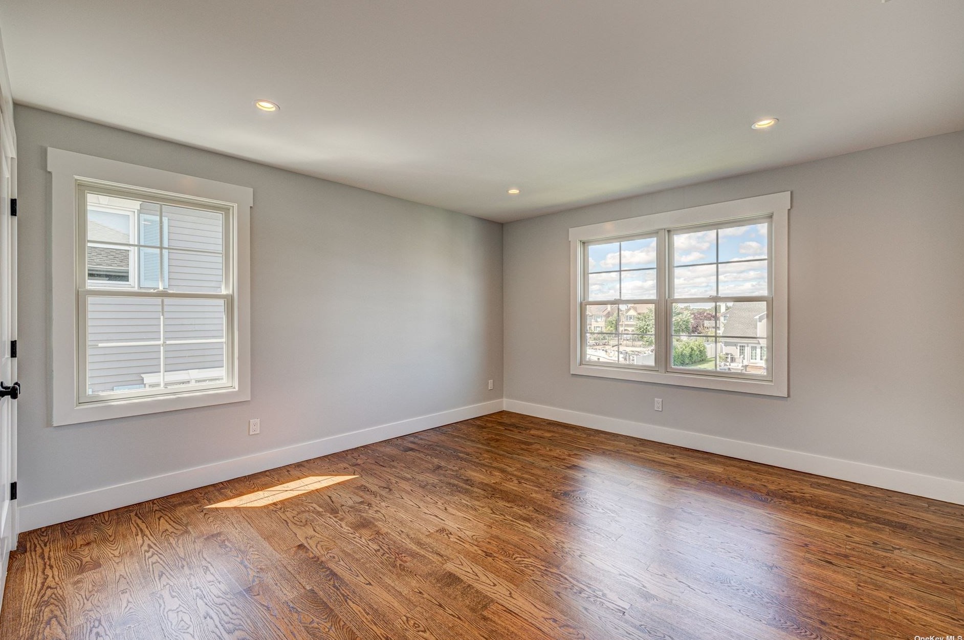 52 Beach Rd, East Massapequa NY  11758-6613 exterior