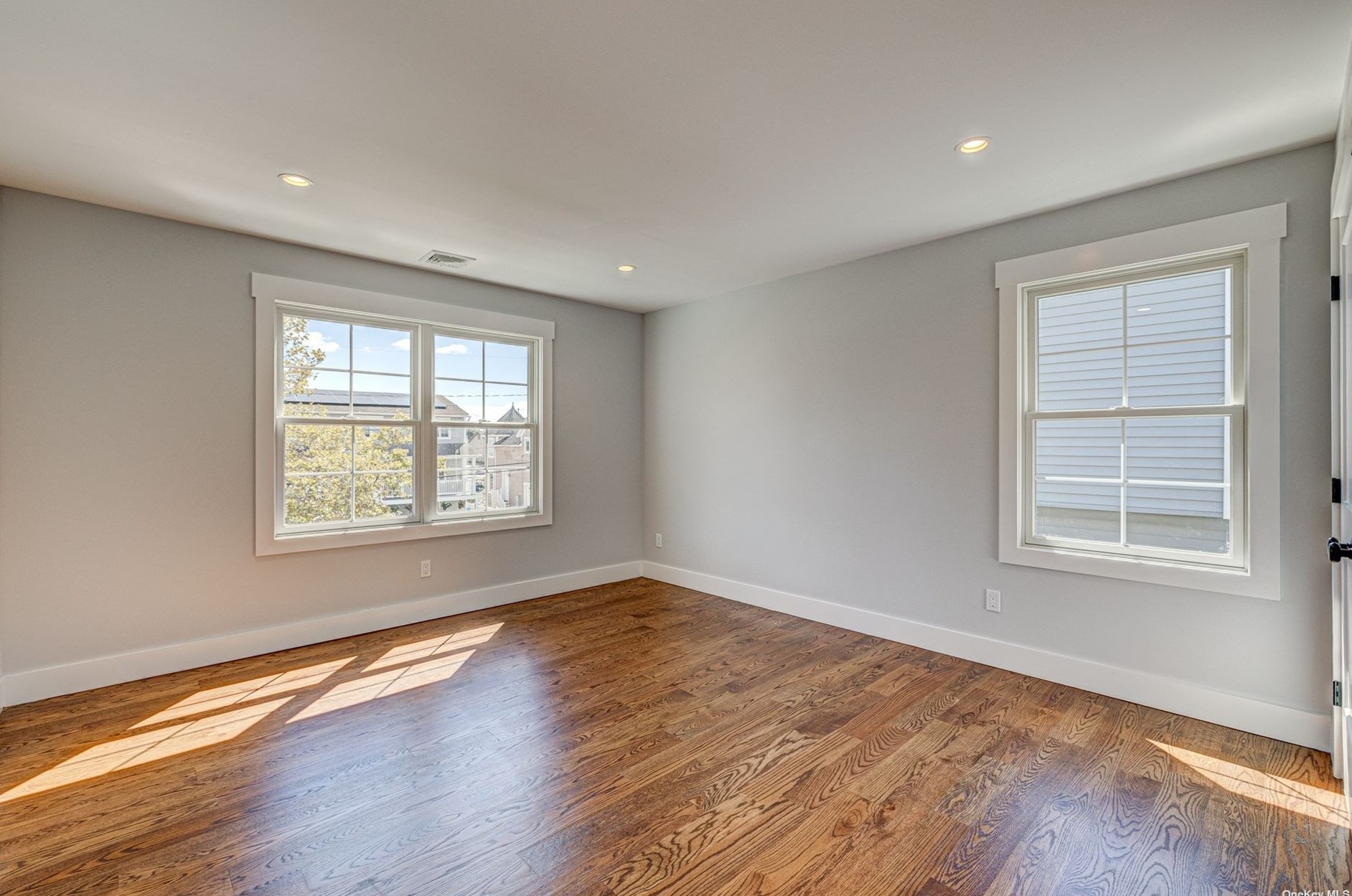 52 Beach Rd, East Massapequa NY  11758-6613 exterior