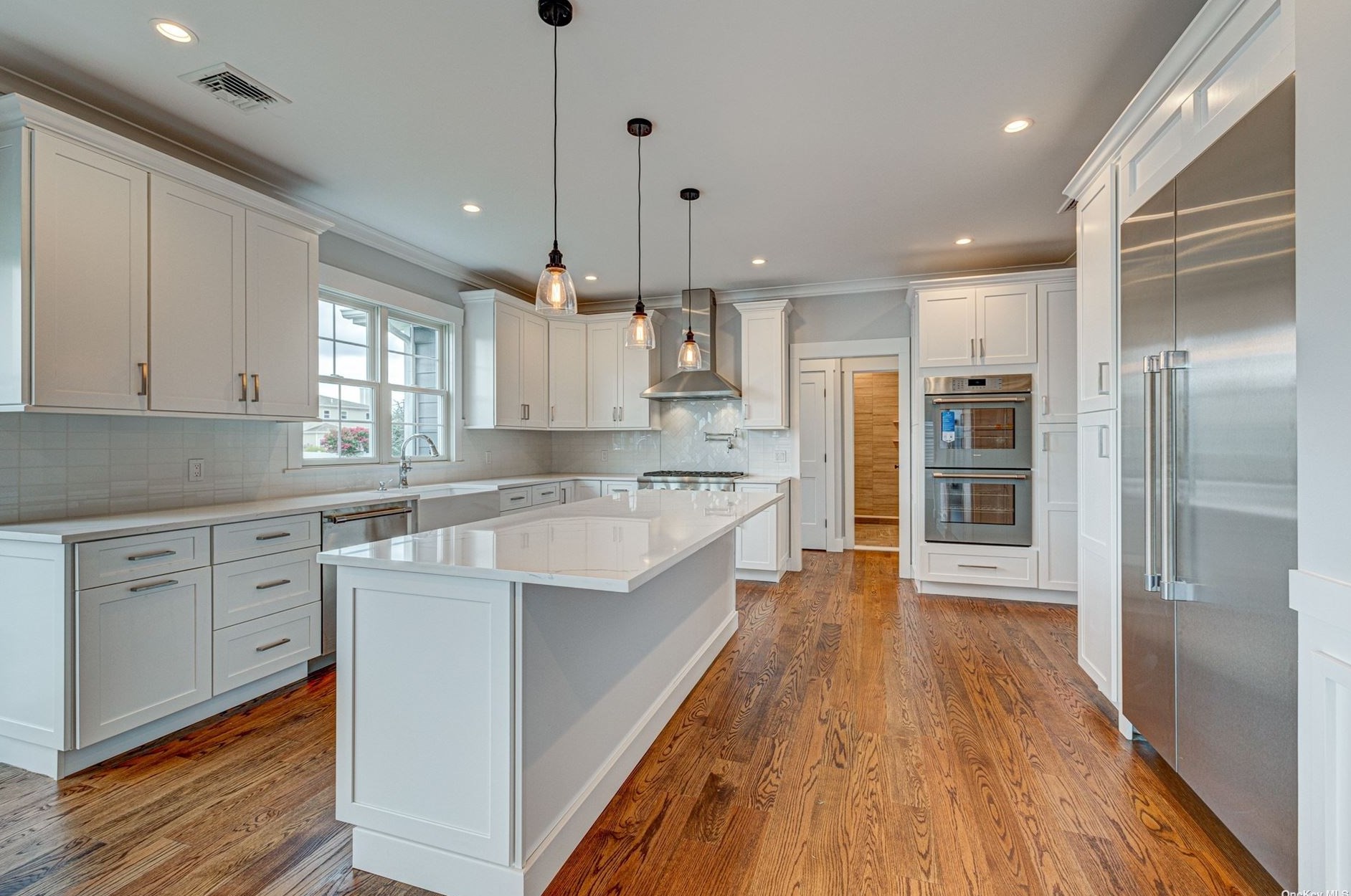 52 Beach Rd, East Massapequa NY  11758-6613 exterior