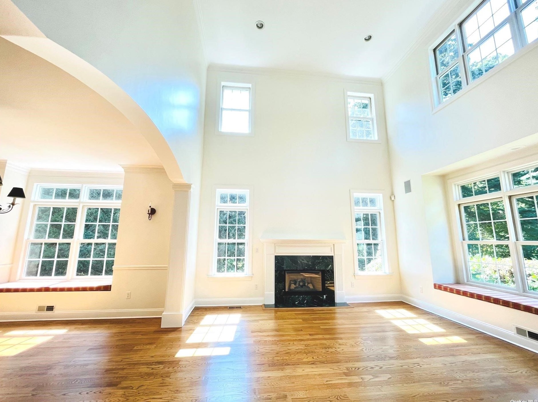 4 Jennings Rdg, Cold Spring Harbor NY  11724-1020 exterior