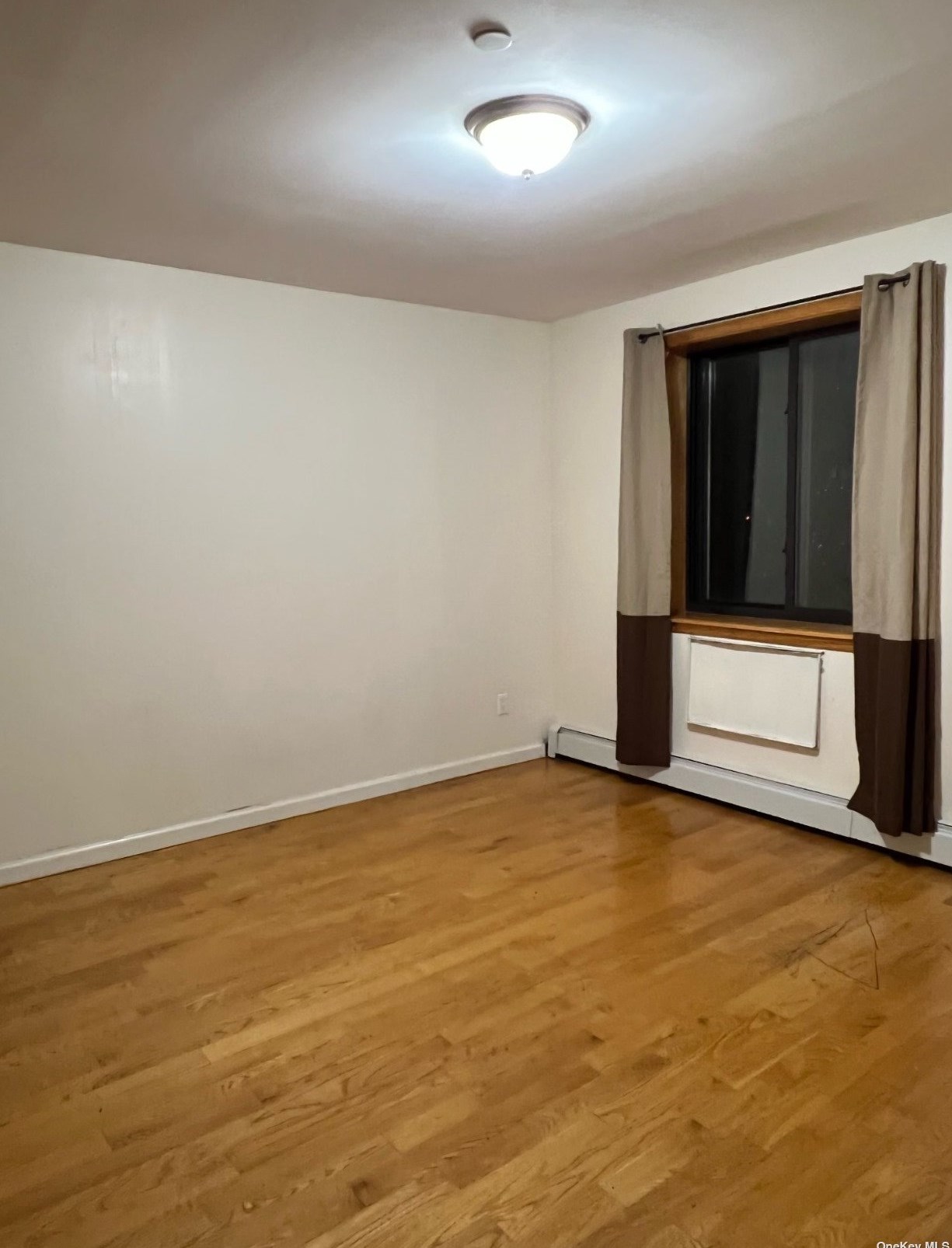 7548 Parsons Blvd, Flushing NY  11366-1038 exterior