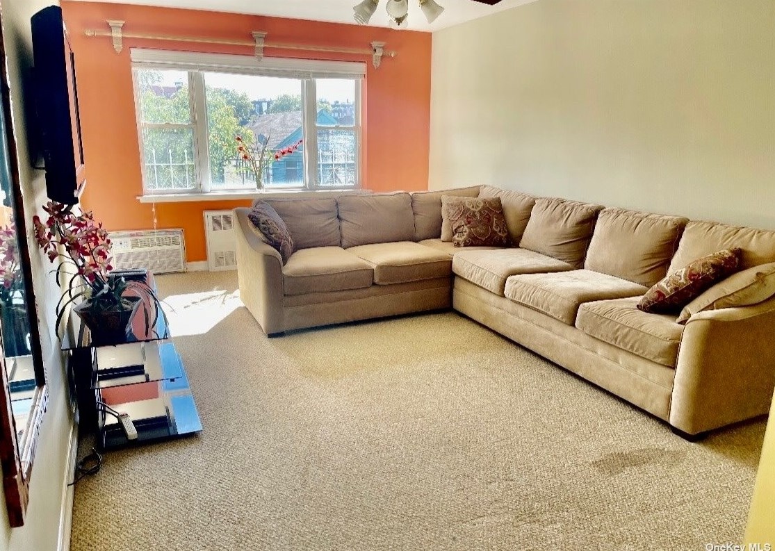 39-46 57th St, Flushing NY  11377-1918 exterior