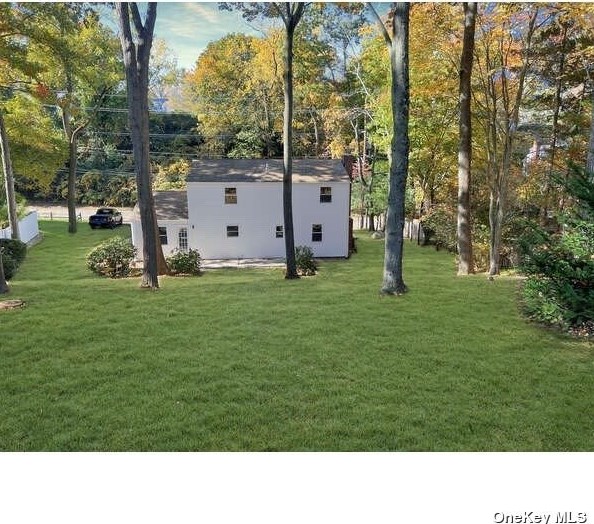 44 Vineyard Rd, Hunt NY 11743-1257 exterior