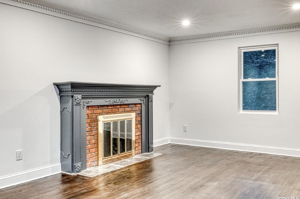 44 Vineyard Rd, Hunt NY 11743-1257 exterior