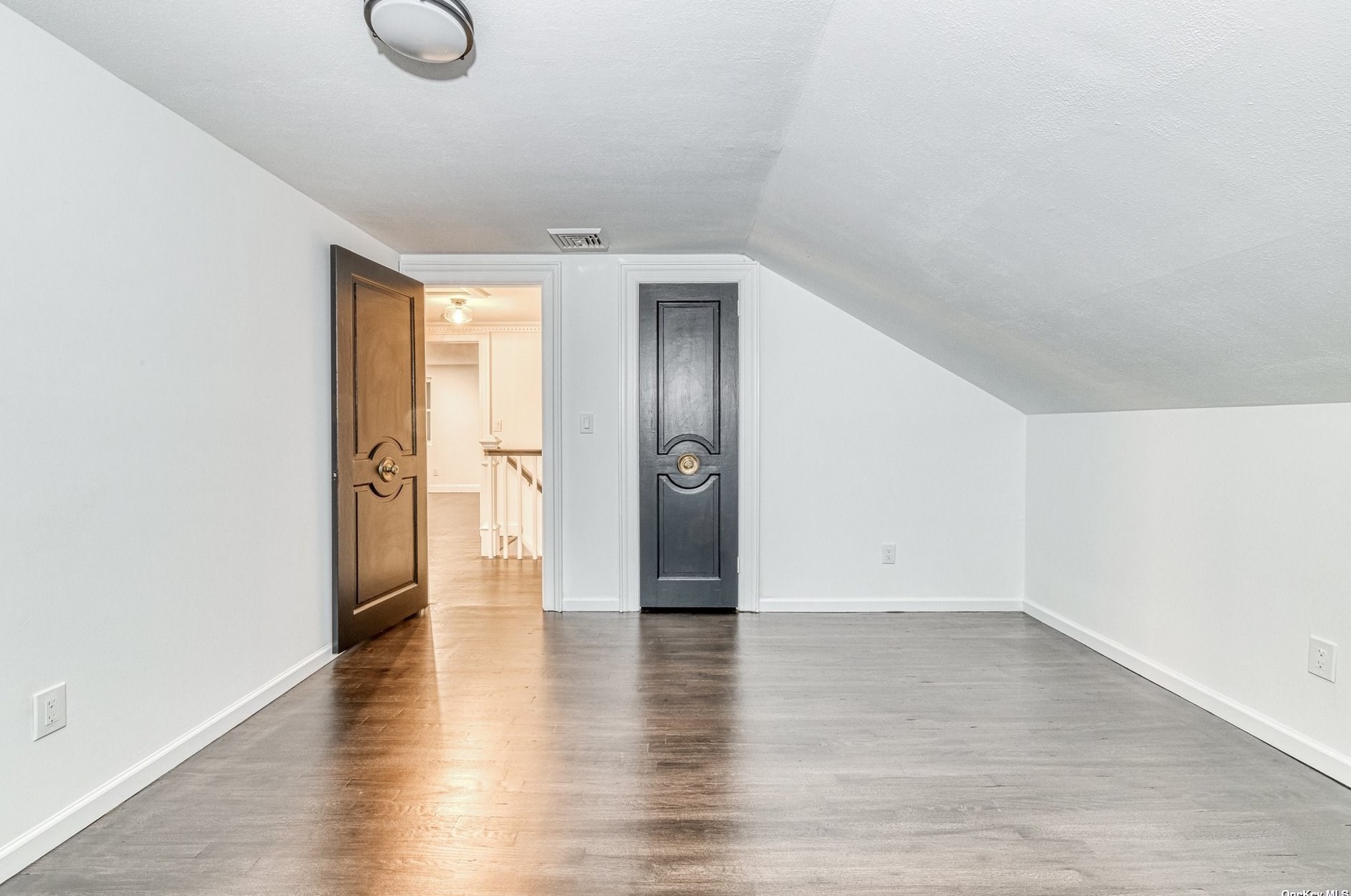 44 Vineyard Rd, Hunt NY 11743-1257 exterior