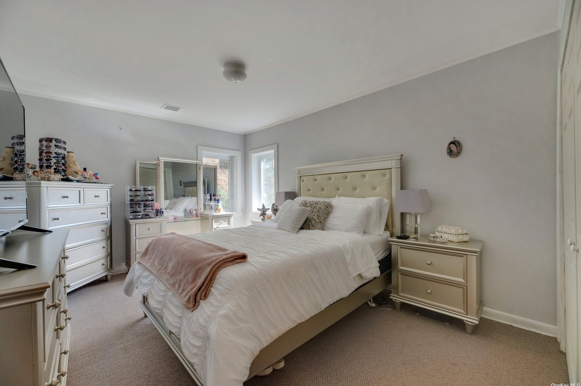 45 Ponquogue Ave, Hampton Bays NY  11946-1835 exterior