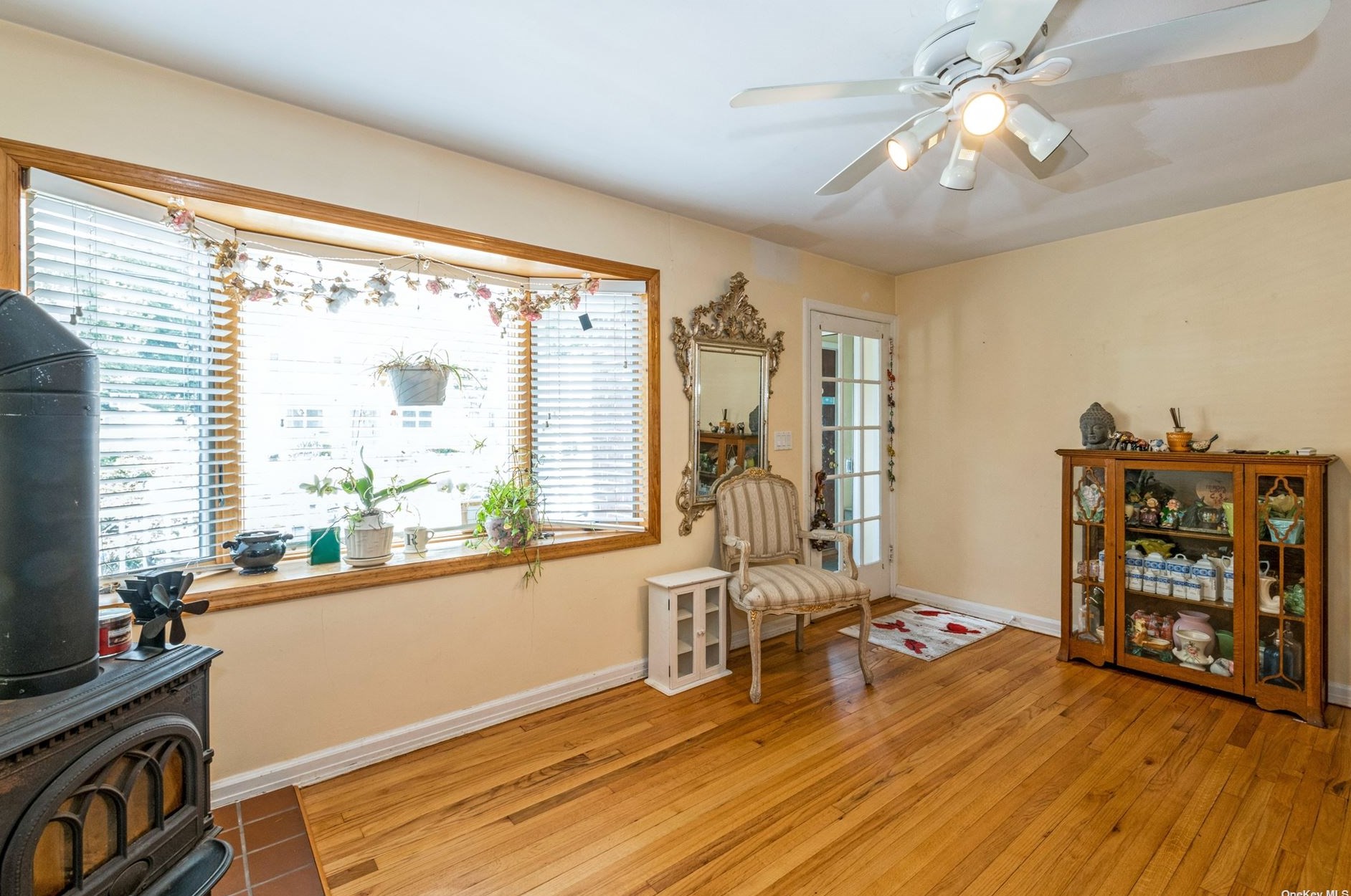 20 Avalon Rd, Hewlett NY  11557-1401 exterior