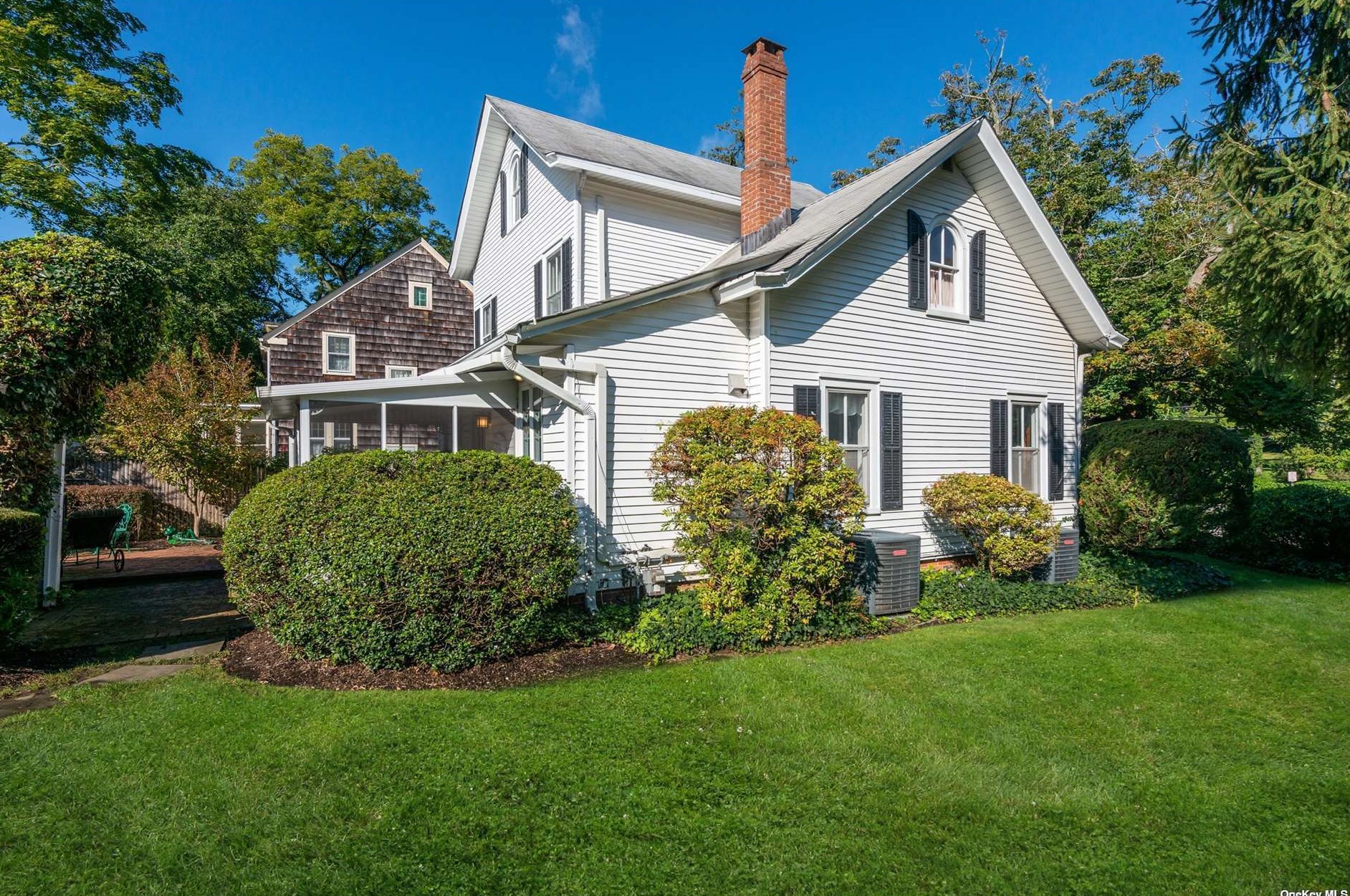 226 Main St, Cold Spring Harbor NY 11724-1411 exterior