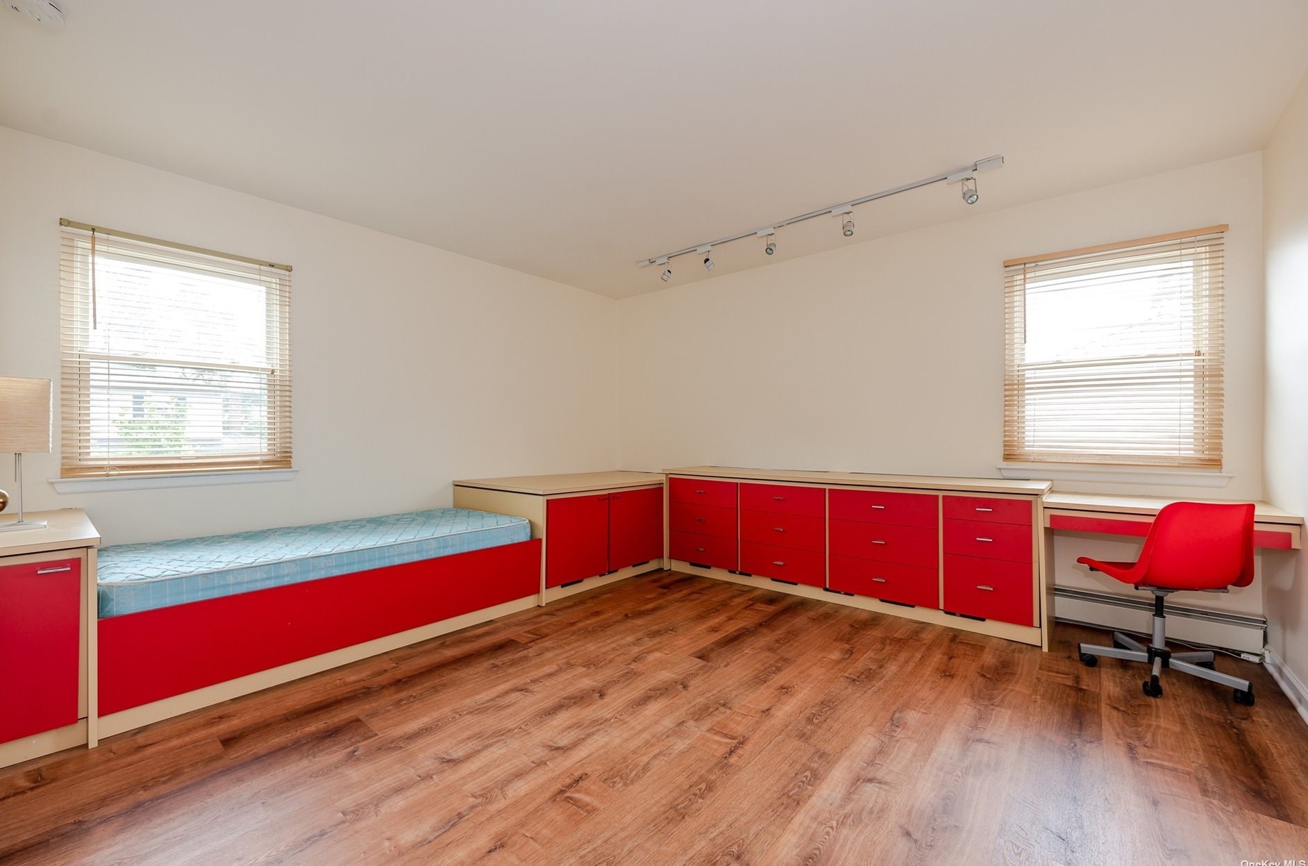 19 Tulane Rd, Glen Cove NY  11542-2002 exterior