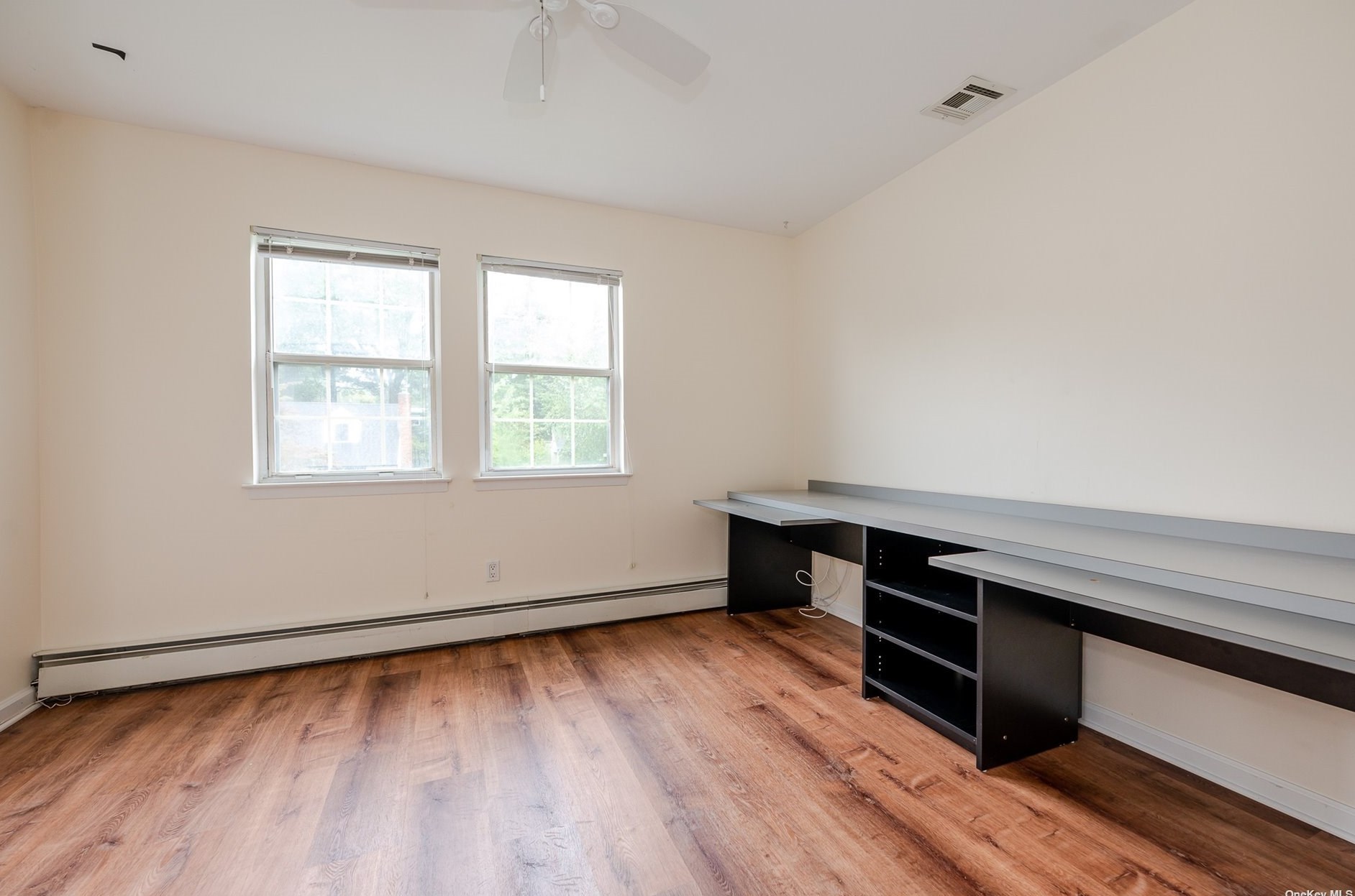 19 Tulane Rd, Glen Cove NY  11542-2002 exterior