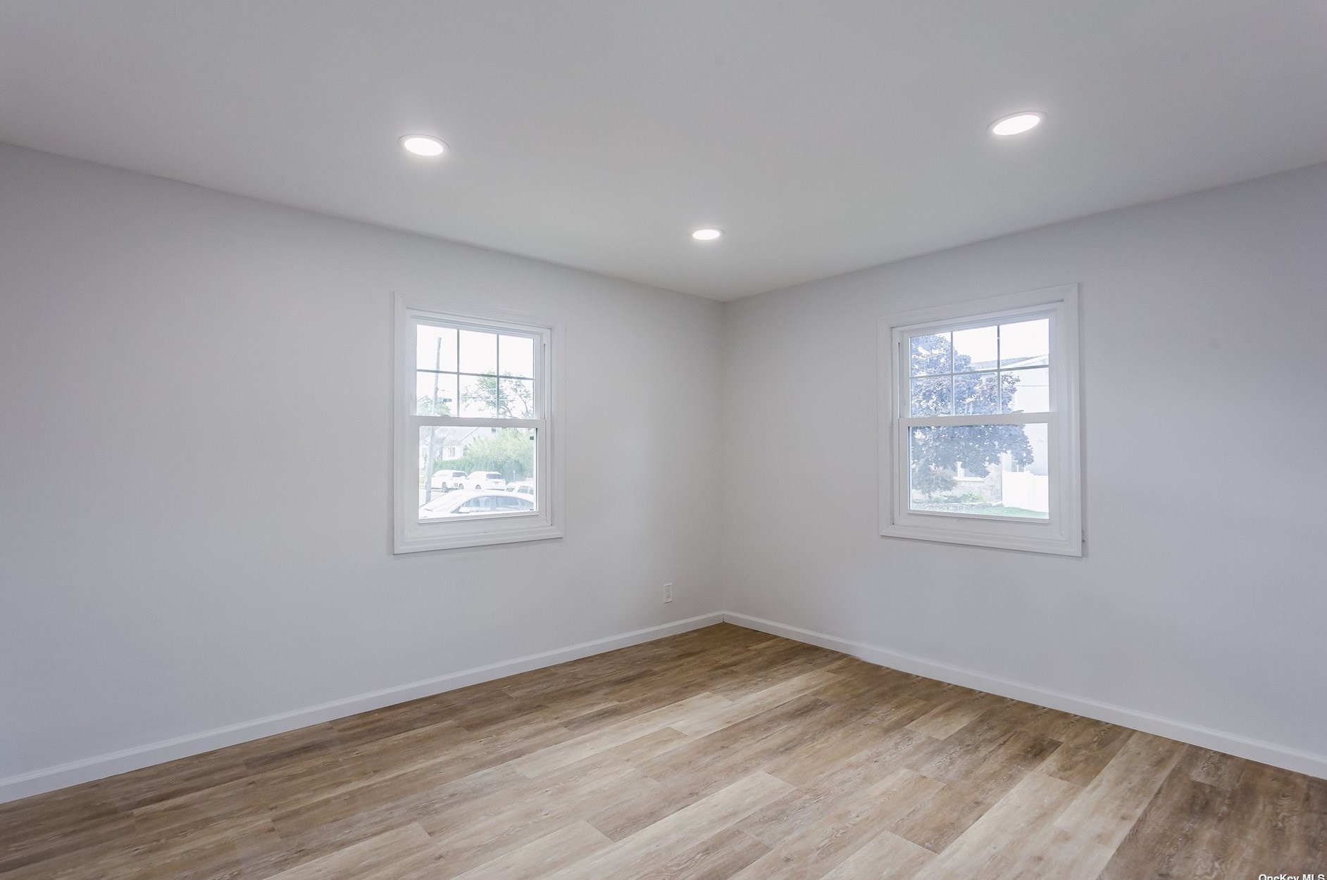 131 Roosevelt Ave, Freeport NY  11520-6125 exterior