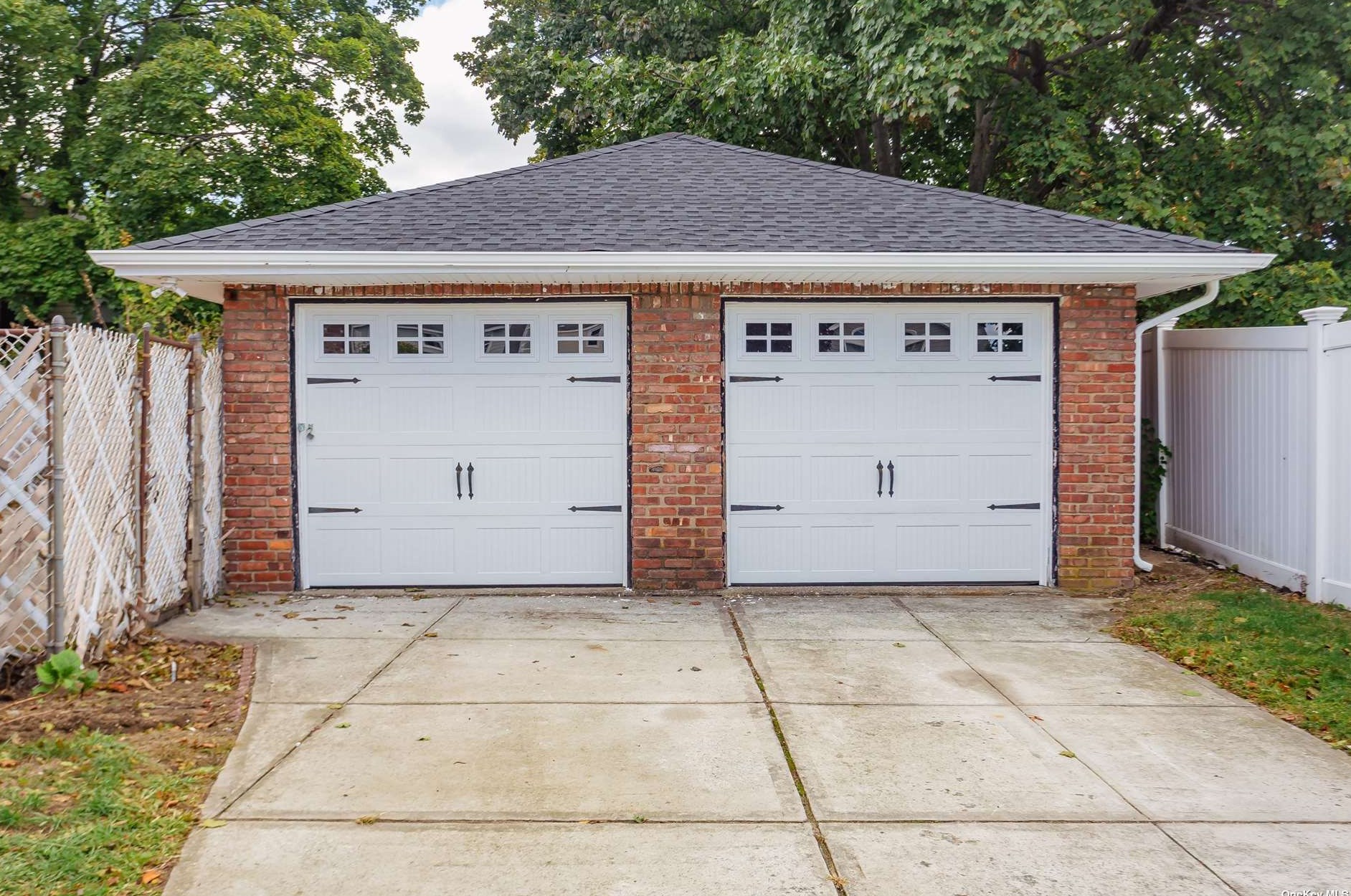 131 Roosevelt Ave, Freeport NY  11520-6125 exterior