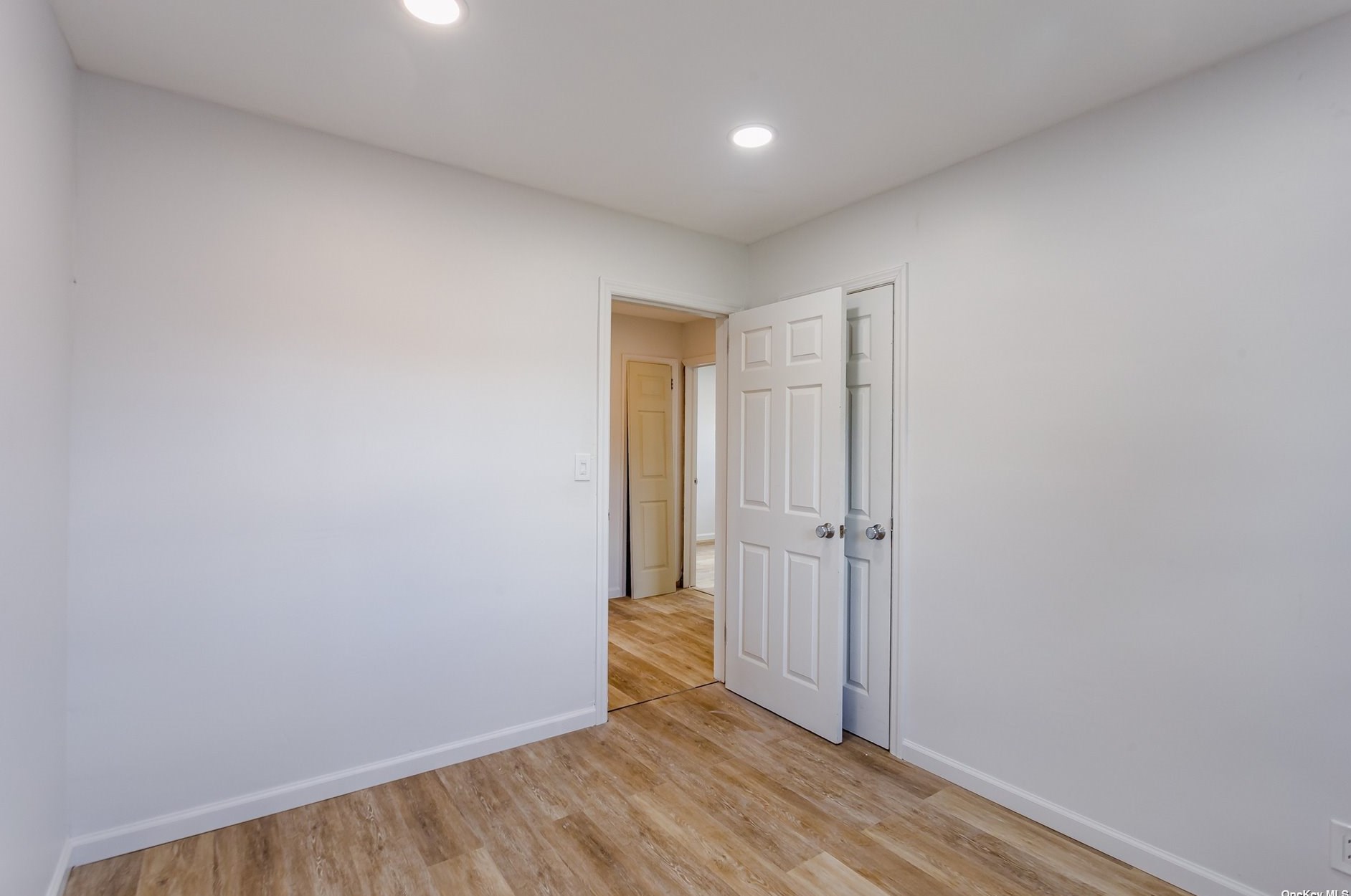 131 Roosevelt Ave, Freeport NY  11520-6125 exterior