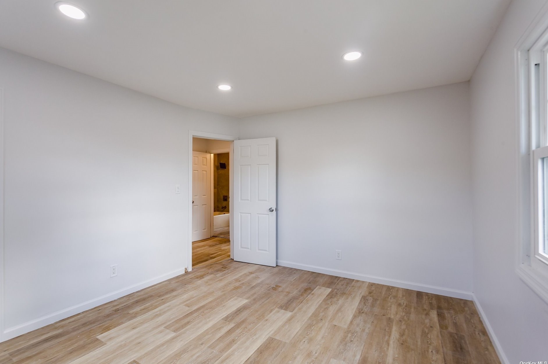 131 Roosevelt Ave, Freeport NY  11520-6125 exterior