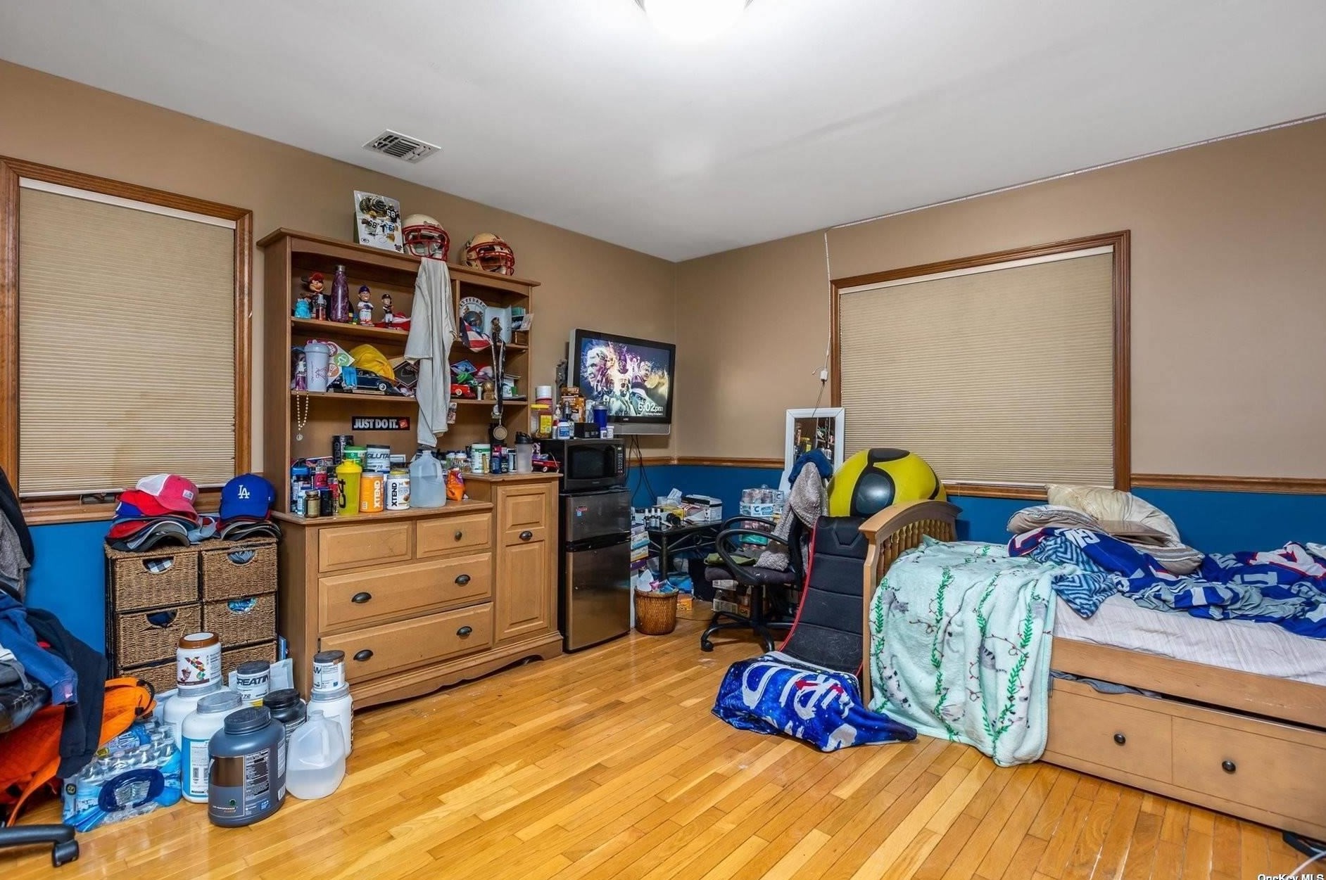 36 Garden Cir, Syosset NY  11791-4803 exterior