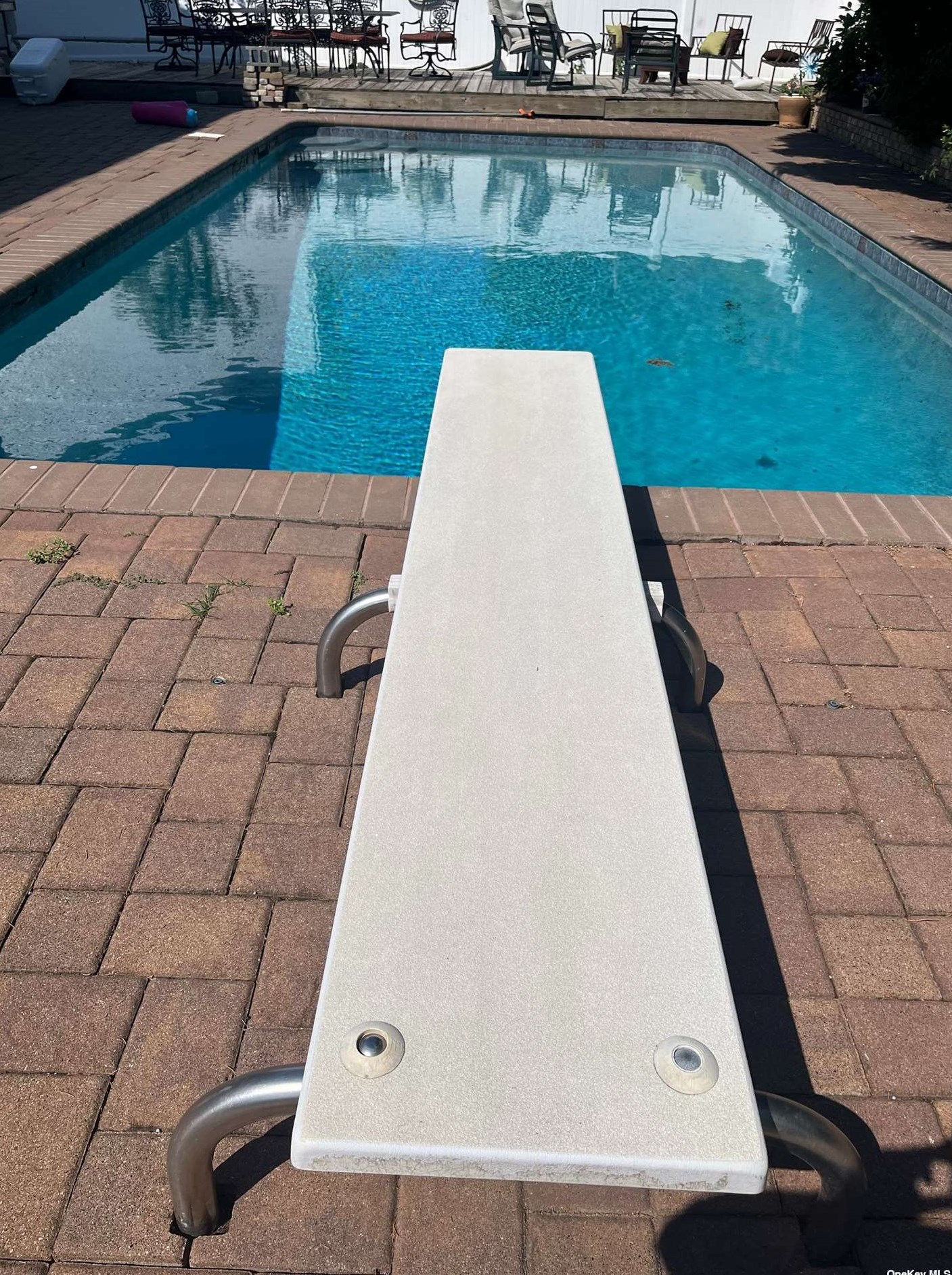 36 Garden Cir, Syosset NY  11791-4803 exterior