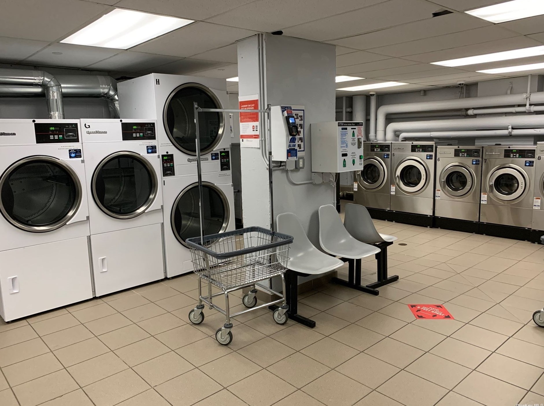 6135 98th St, Flushing NY  11374-1426 exterior